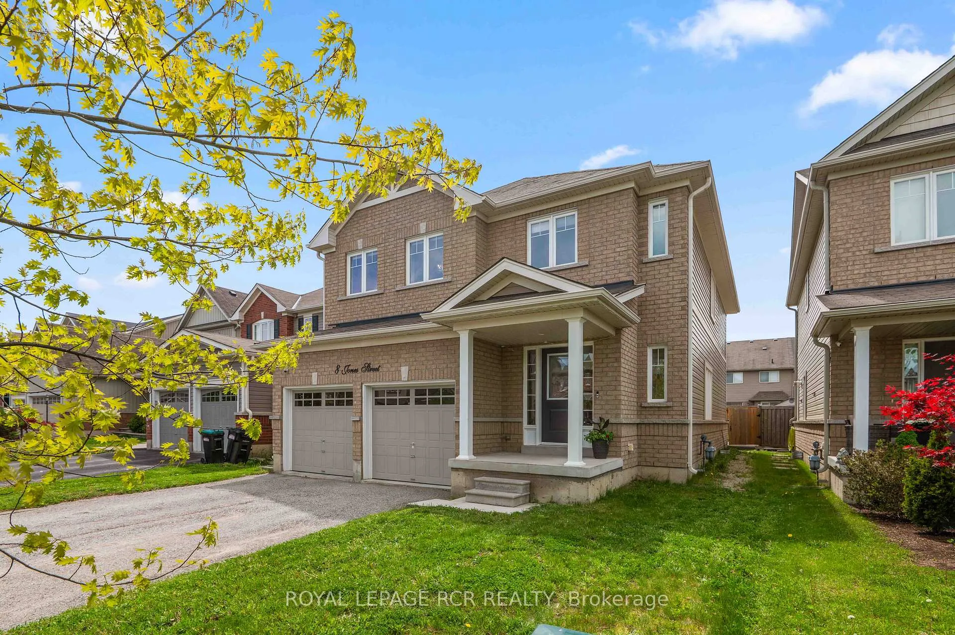 Photo 3 of 8 Jones Street, New Tecumseth, Alliston — HOMEH