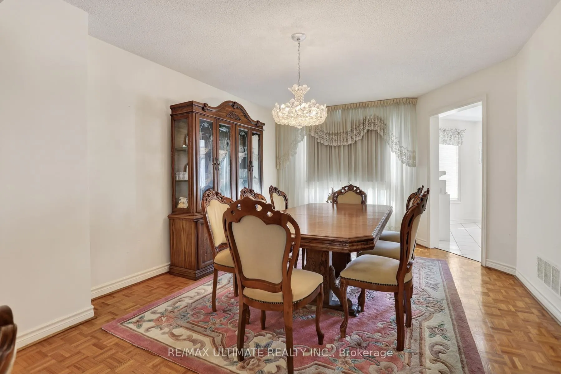 Photo 10 of 9 Avoca Drive, Markham, Village Green-South Unionville — HOMEH