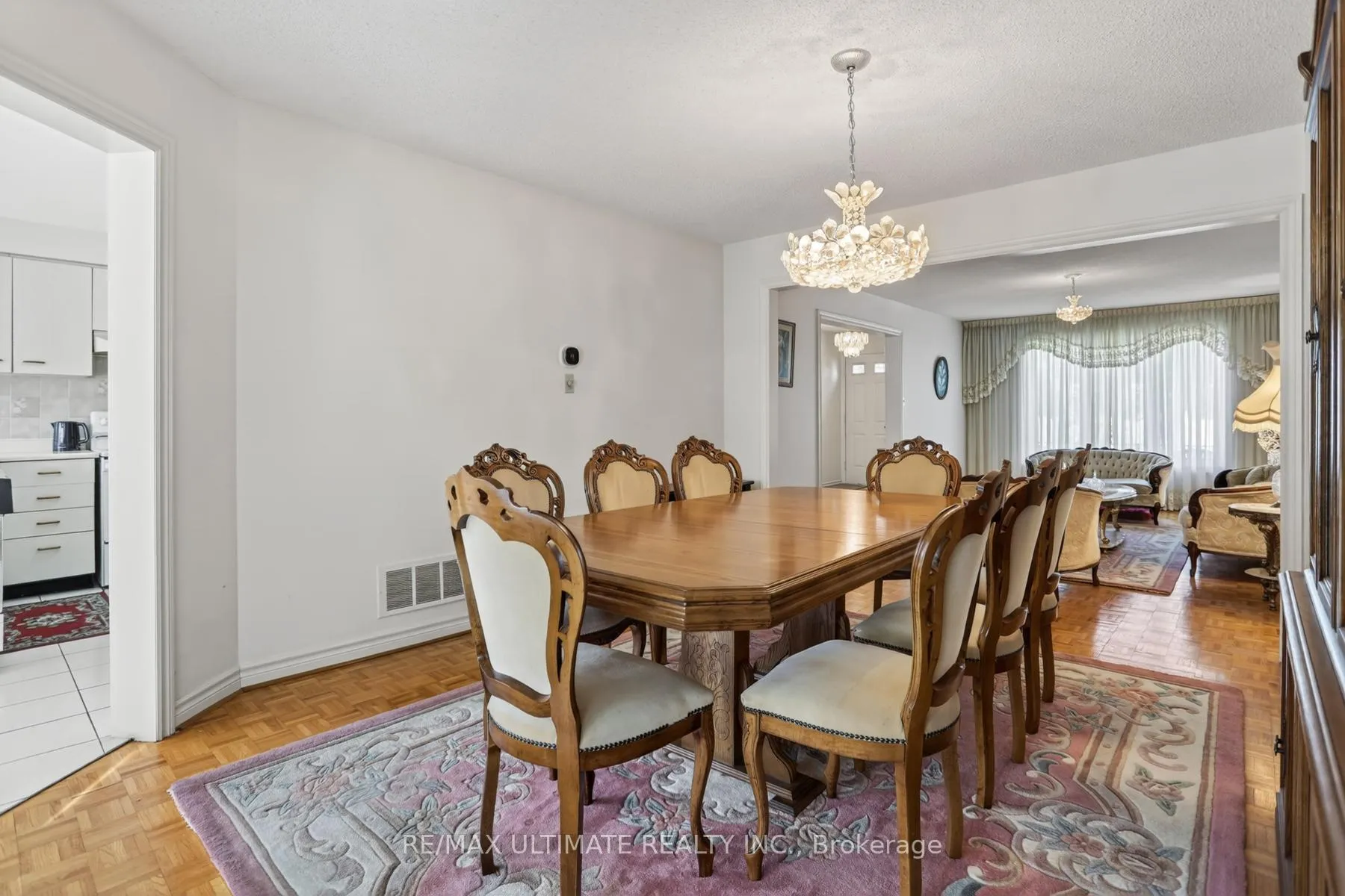 Photo 12 of 9 Avoca Drive, Markham, Village Green-South Unionville — HOMEH