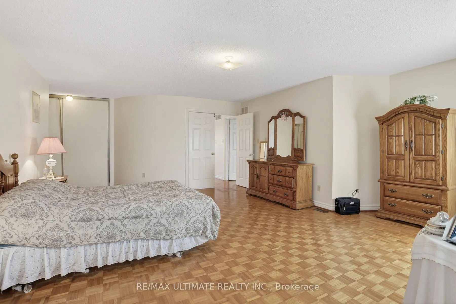 Photo 38 of 9 Avoca Drive, Markham, Village Green-South Unionville — HOMEH