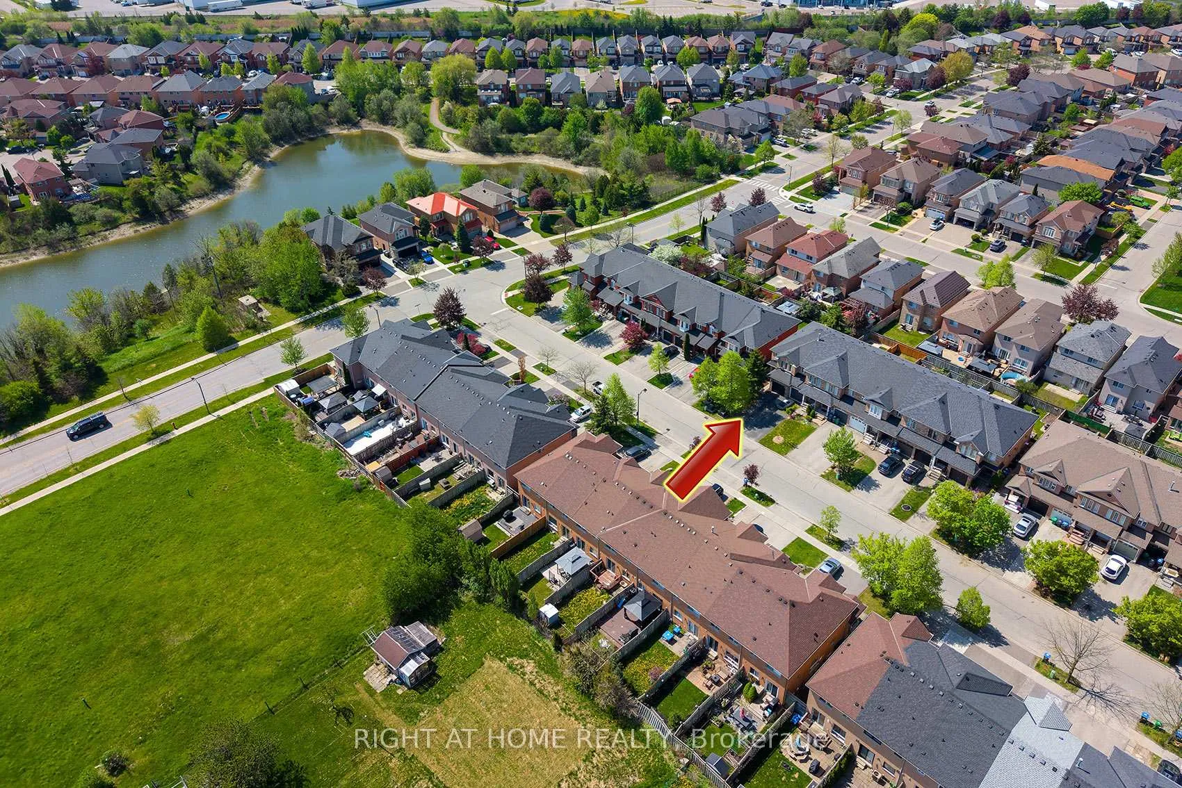 Photo 2 of 18 Frank Johnston Road, Caledon, Bolton West — HOMEH