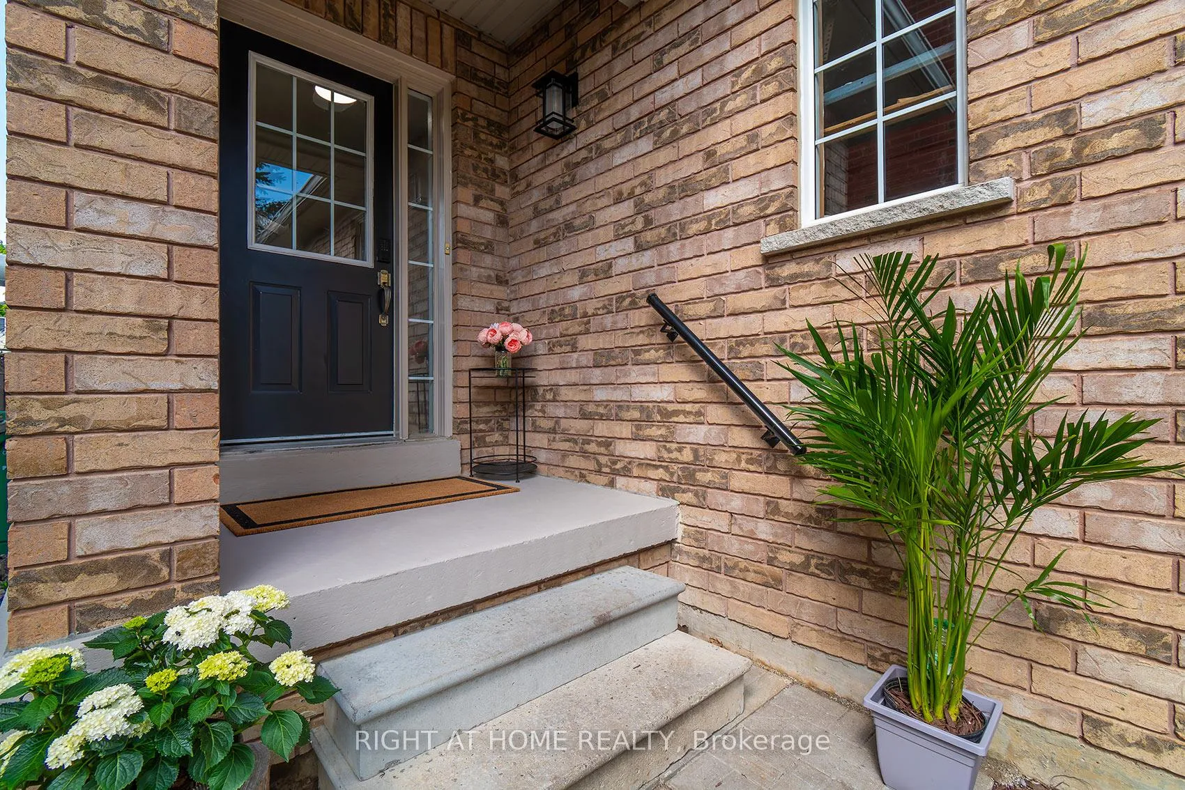 Photo 6 of 18 Frank Johnston Road, Caledon, Bolton West — HOMEH