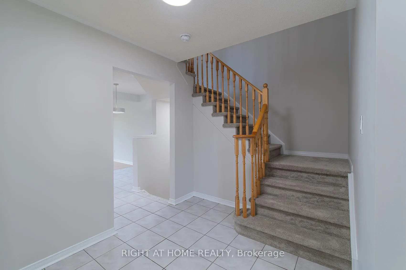 Photo 8 of 18 Frank Johnston Road, Caledon, Bolton West — HOMEH