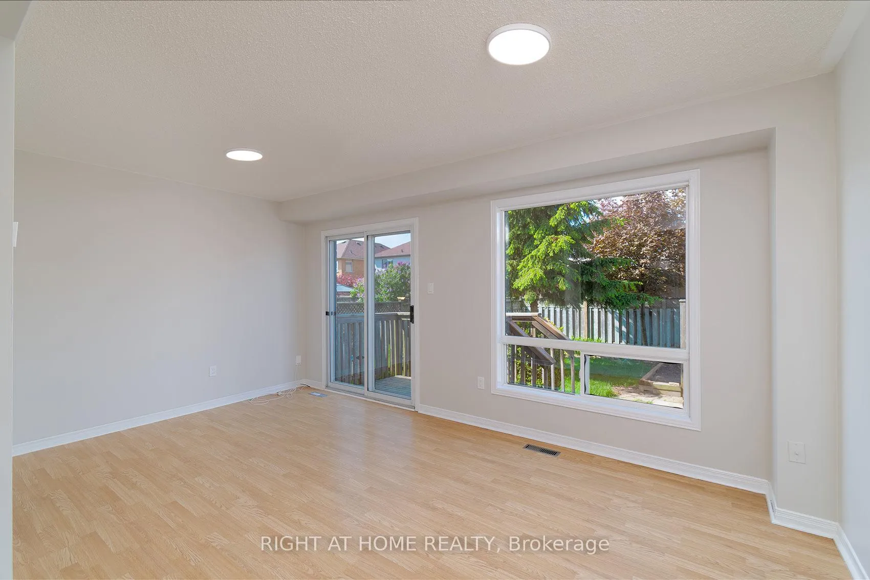 Photo 10 of 18 Frank Johnston Road, Caledon, Bolton West — HOMEH