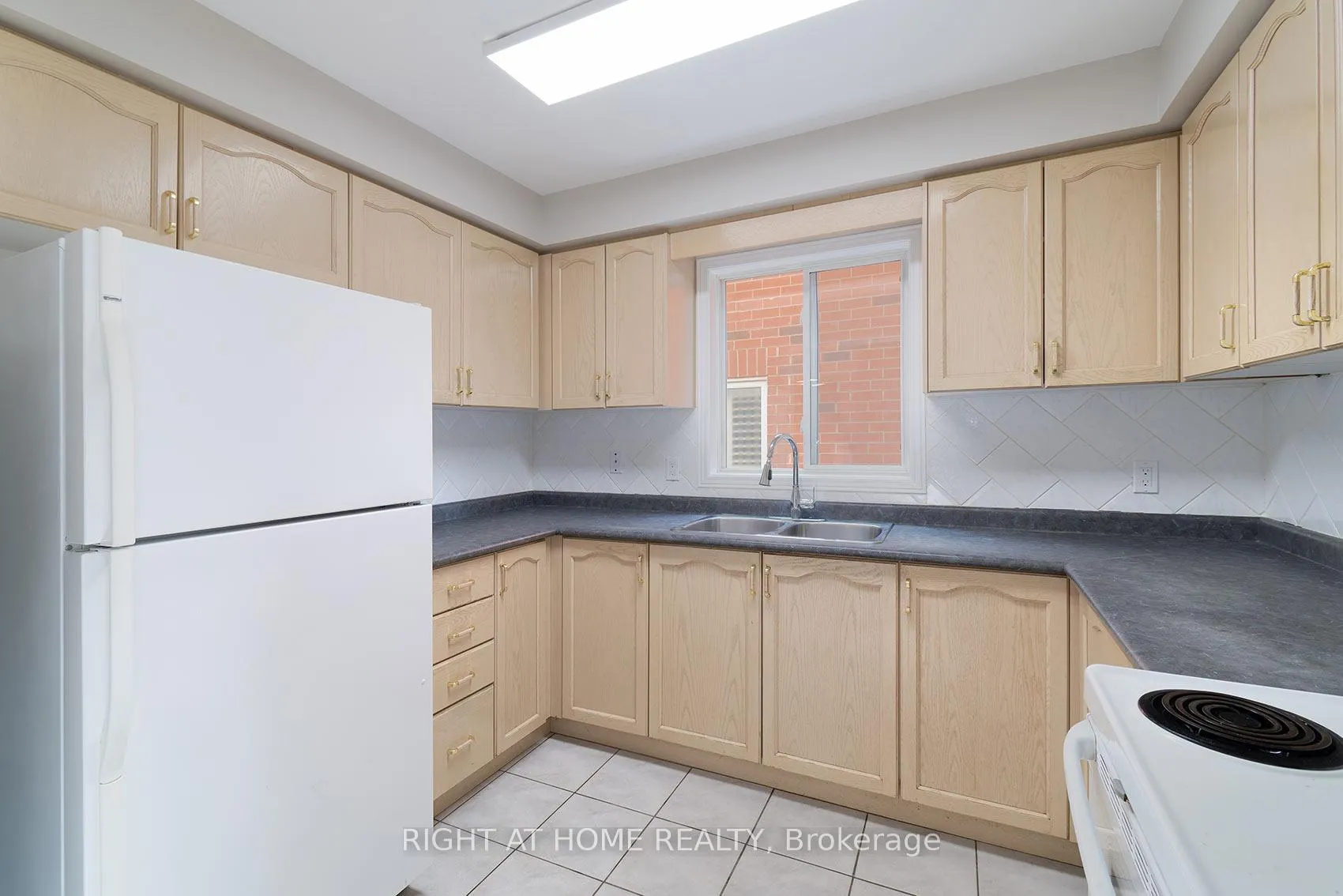 Photo 17 of 18 Frank Johnston Road, Caledon, Bolton West — HOMEH