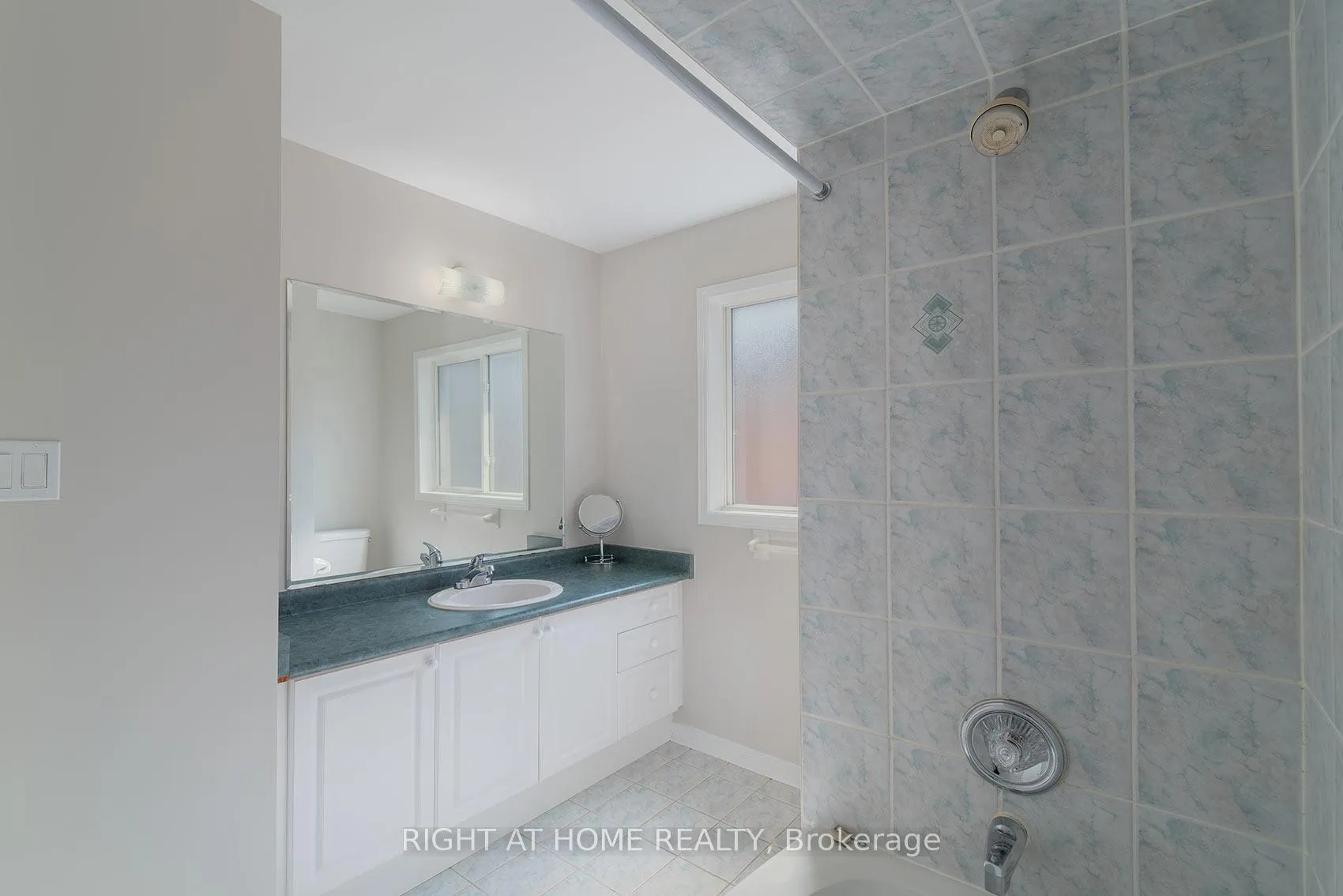 Photo 36 of 18 Frank Johnston Road, Caledon, Bolton West — HOMEH