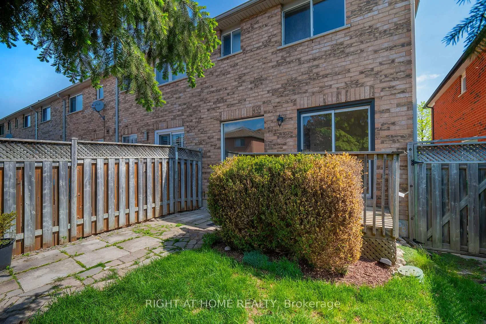 Photo 43 of 18 Frank Johnston Road, Caledon, Bolton West — HOMEH