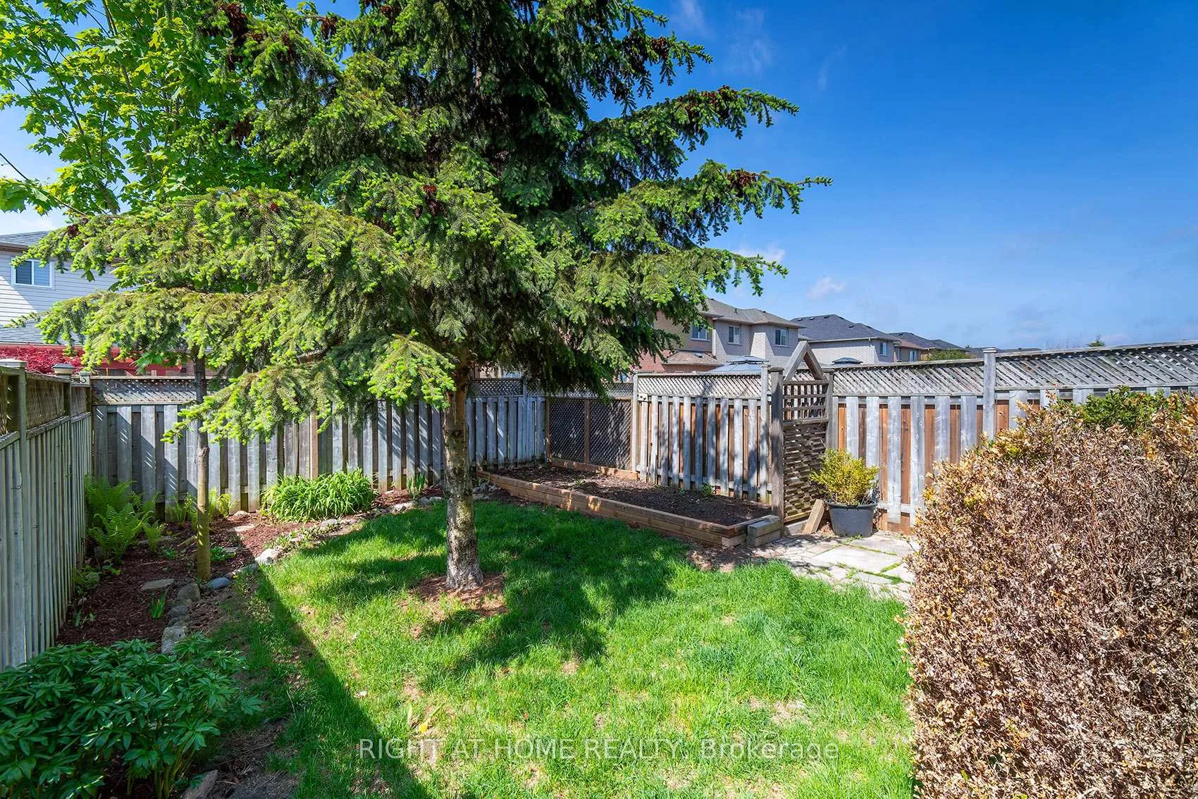 Photo 46 of 18 Frank Johnston Road, Caledon, Bolton West — HOMEH