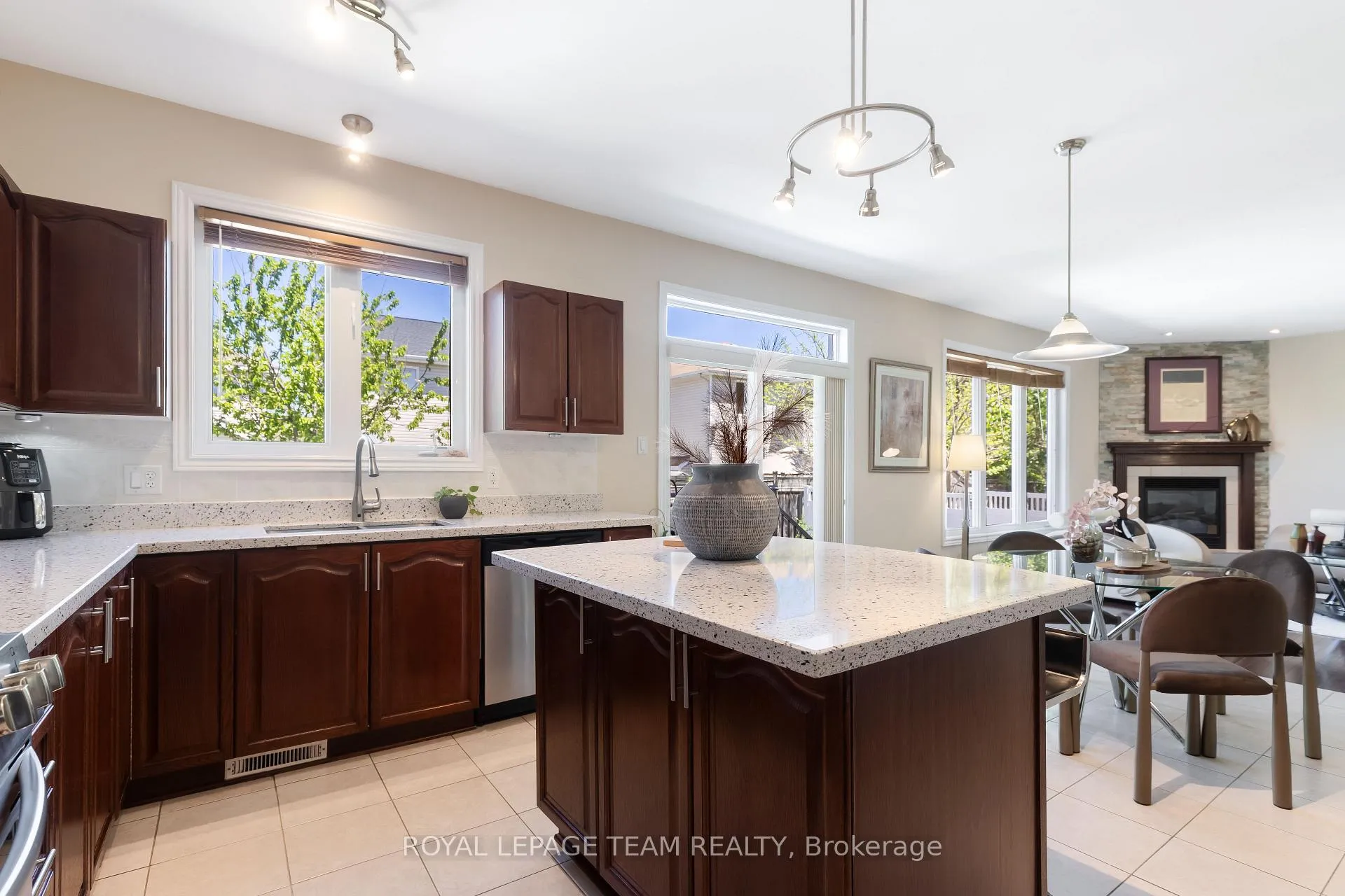 Photo 21 of 38 Penrith Street, Ottawa, Kanata - Morgan's Grant/South March — HOMEH