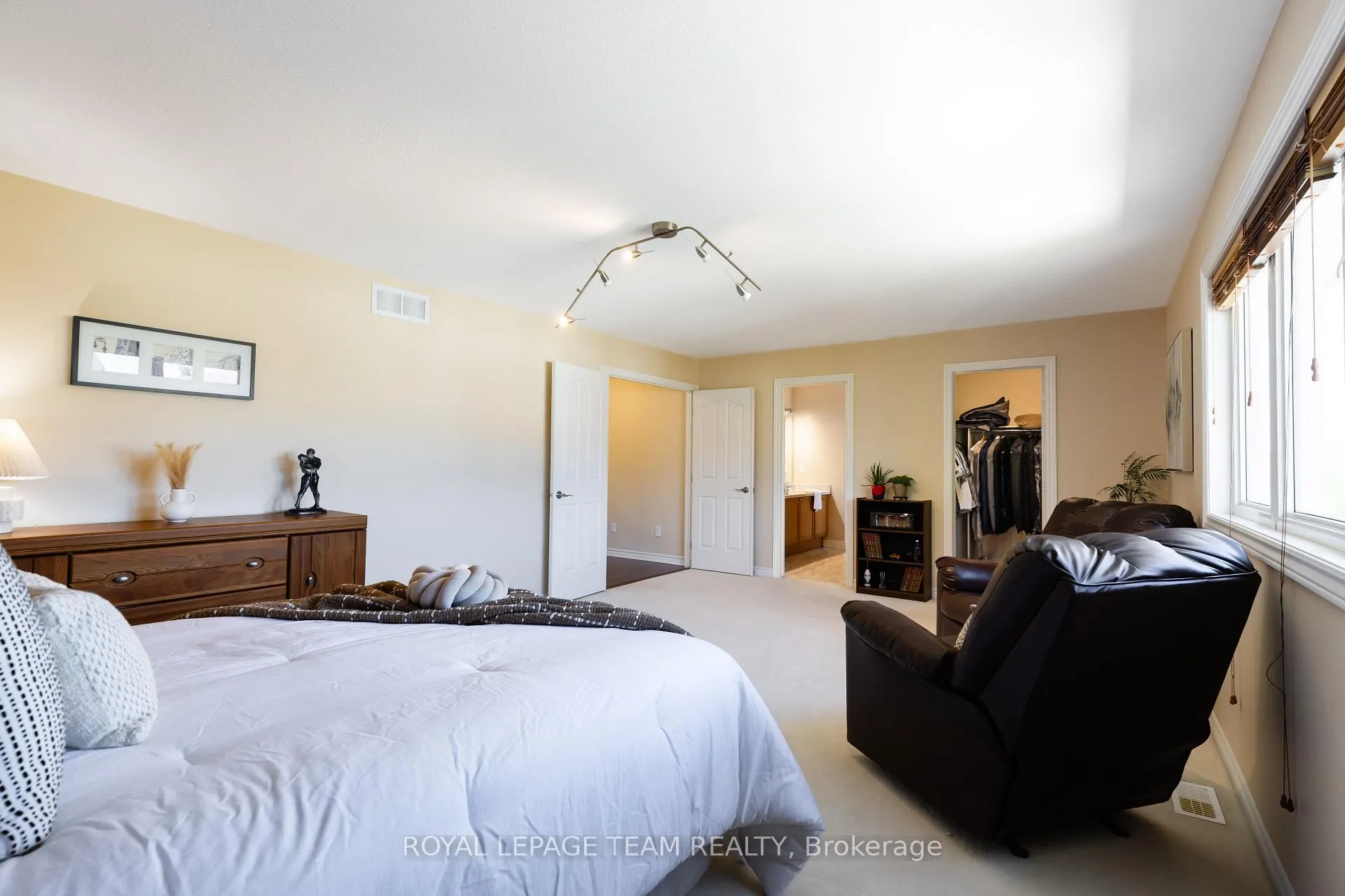 Photo 26 of 38 Penrith Street, Ottawa, Kanata - Morgan's Grant/South March — HOMEH