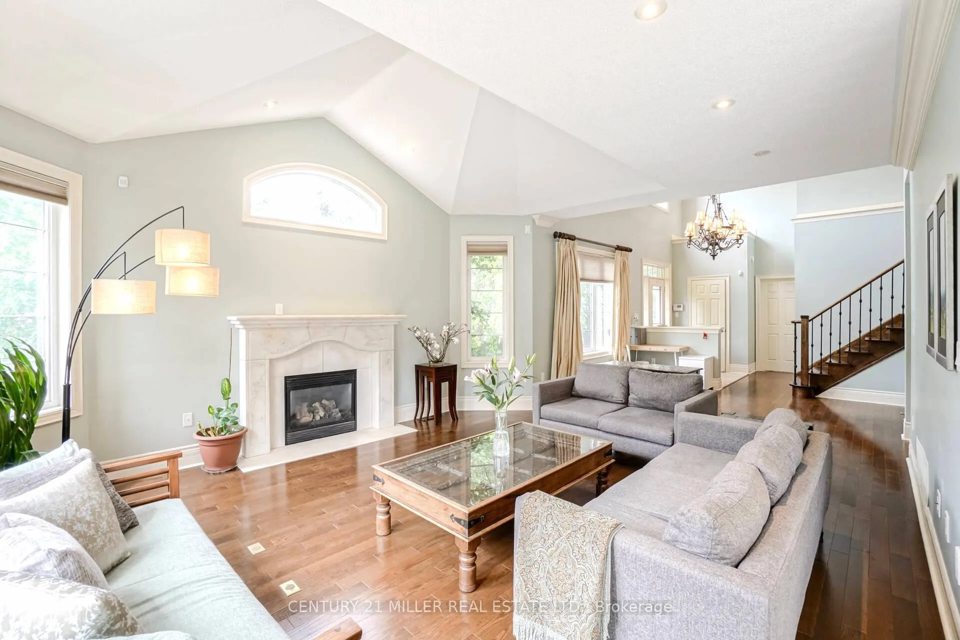 Photo 4 of 3256 Epworth Crescent, Oakville, Bronte Creek — HOMEH