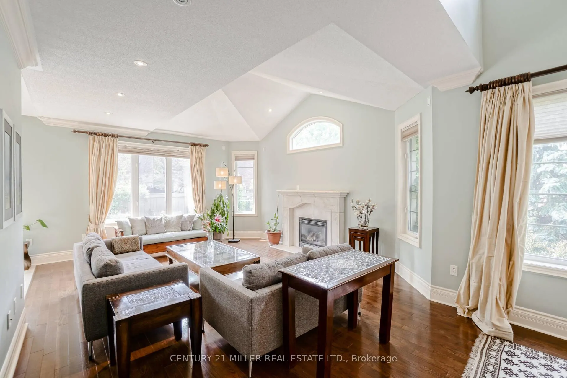Photo 5 of 3256 Epworth Crescent, Oakville, Bronte Creek — HOMEH