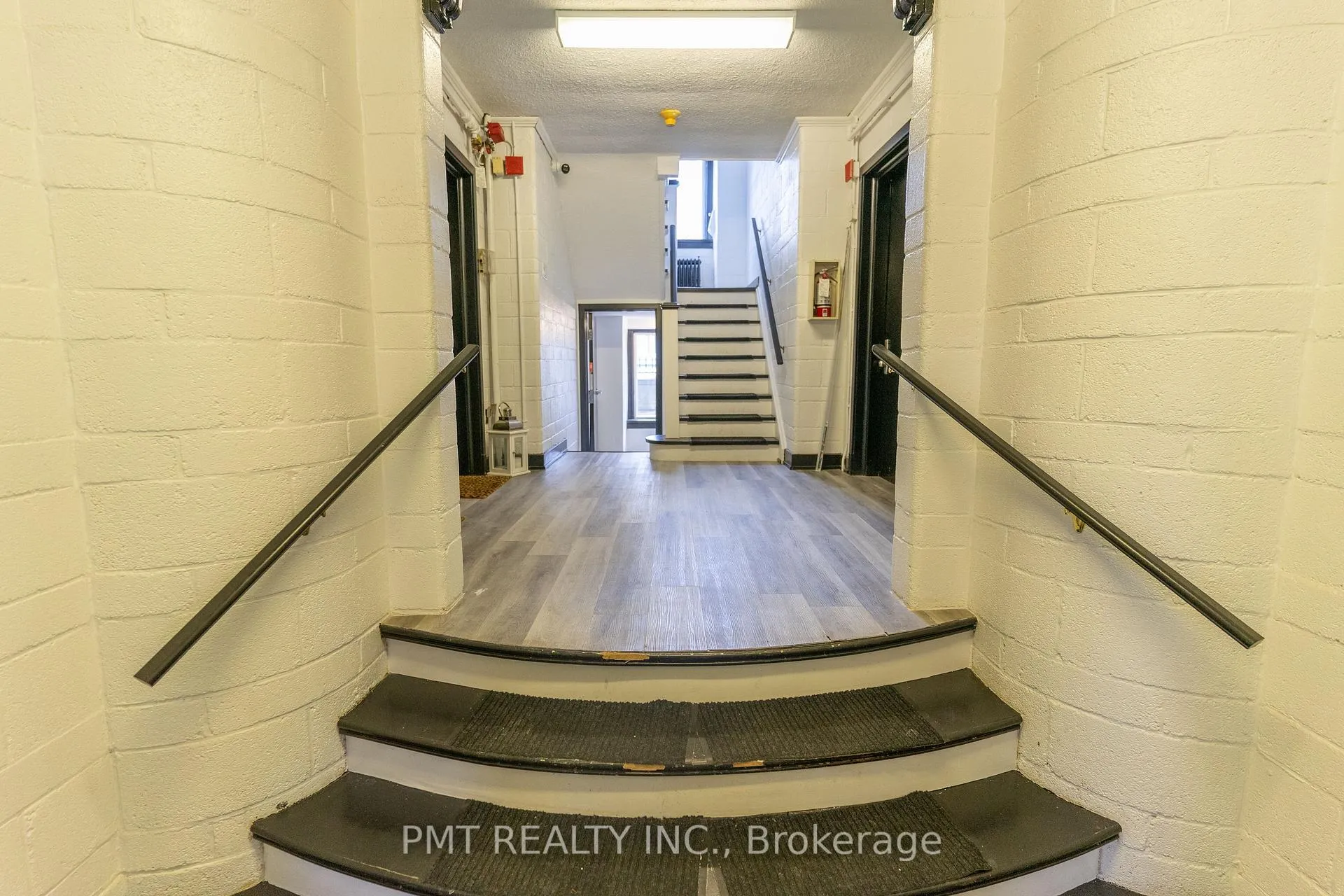 Photo 14 of Unit 4, 8 Wellington Street W, Brampton, Downtown Brampton — HOMEH