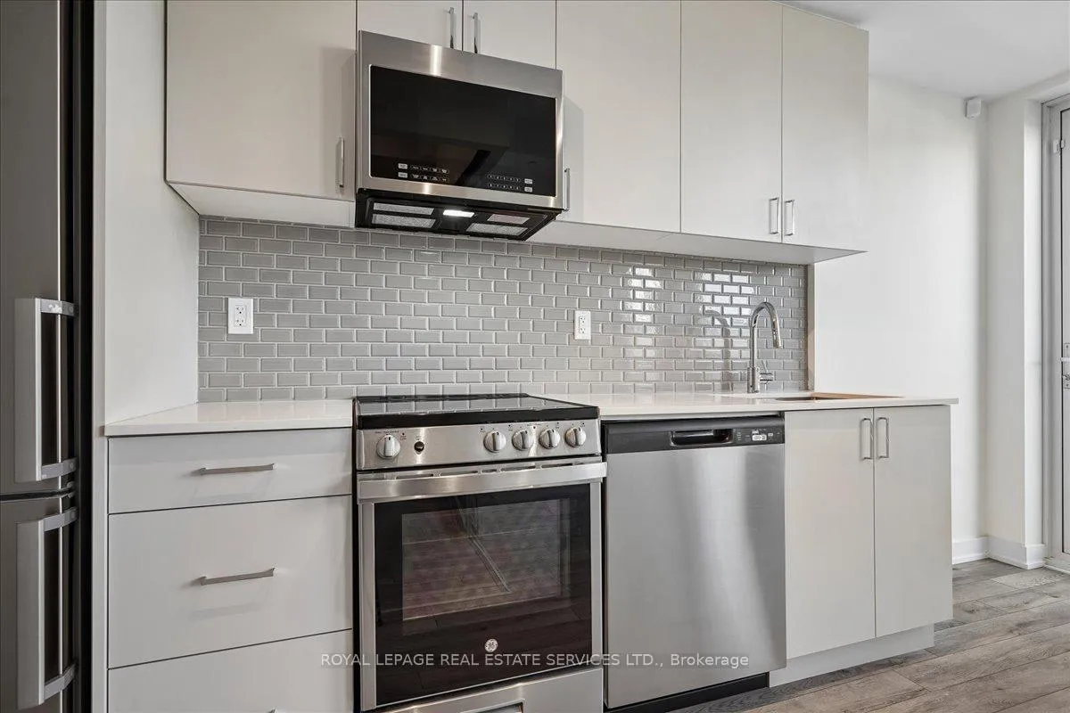Photo 4 of Unit 108, 1005 Dundas Street E, Oakville, Joshua Meadows — HOMEH