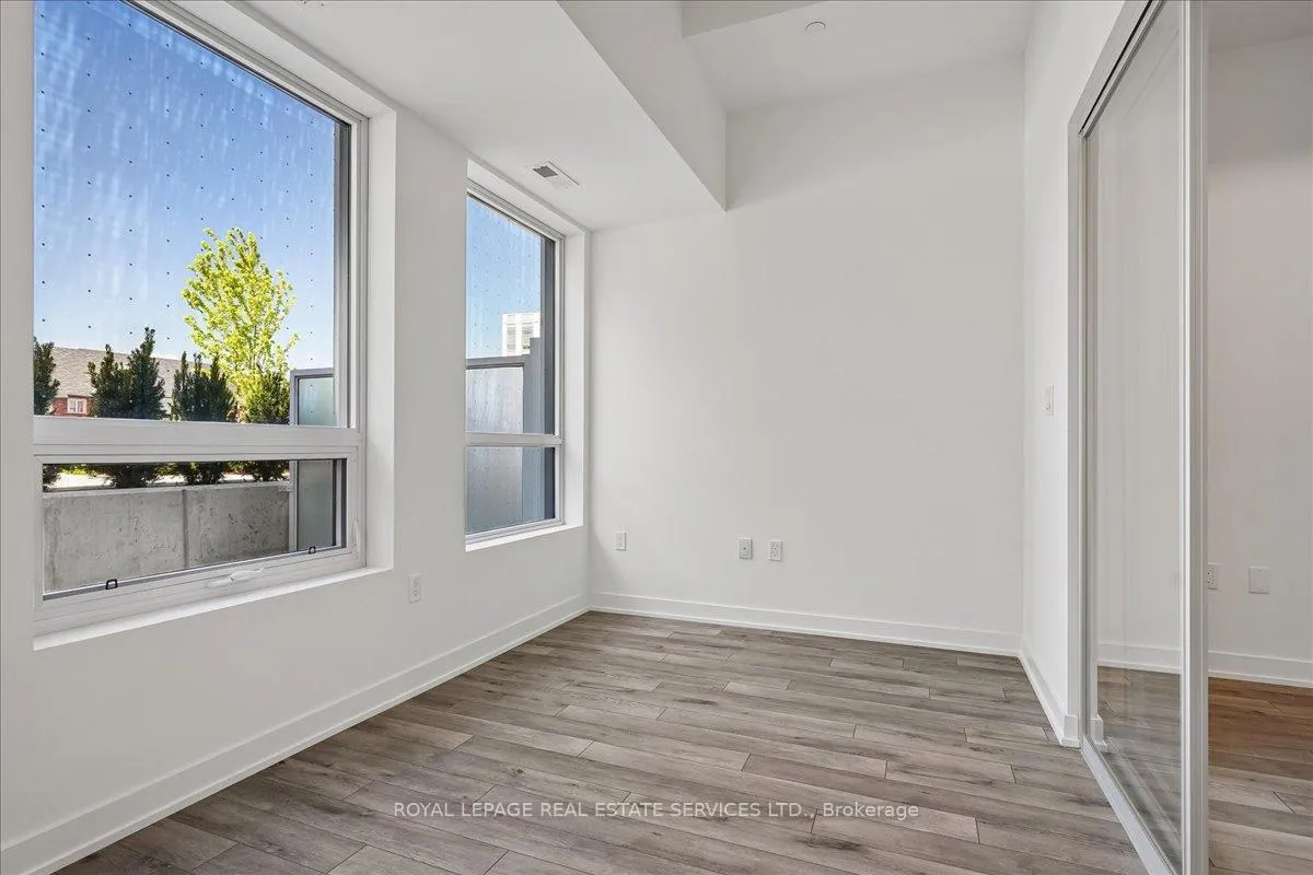 Photo 13 of Unit 108, 1005 Dundas Street E, Oakville, Joshua Meadows — HOMEH