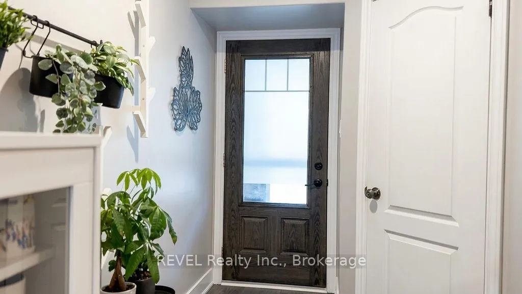 Photo 4 of 1029 Cook Drive, Midland — HOMEH