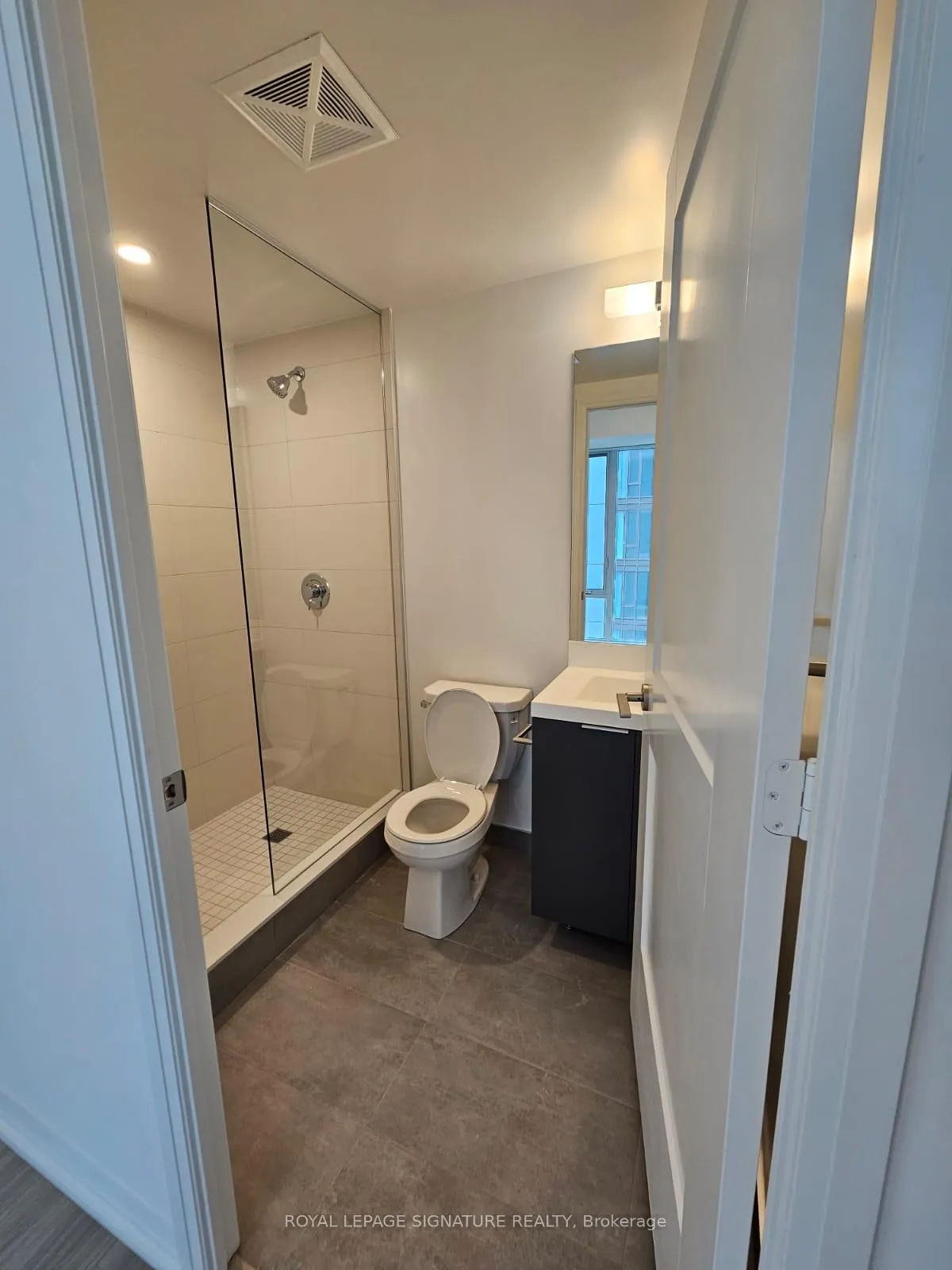 Photo 4 of Unit 3003, 8 Widmer Street, Toronto, Waterfront Communities — HOMEH