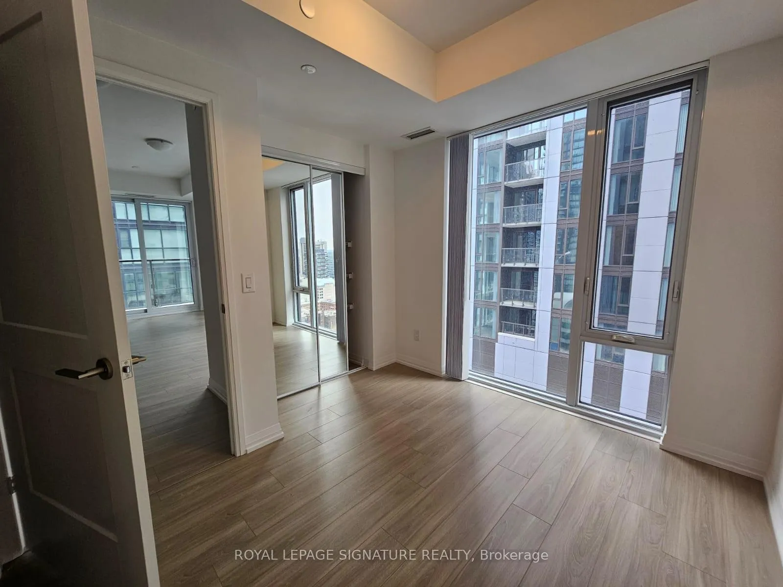 Photo 5 of Unit 3003, 8 Widmer Street, Toronto, Waterfront Communities — HOMEH