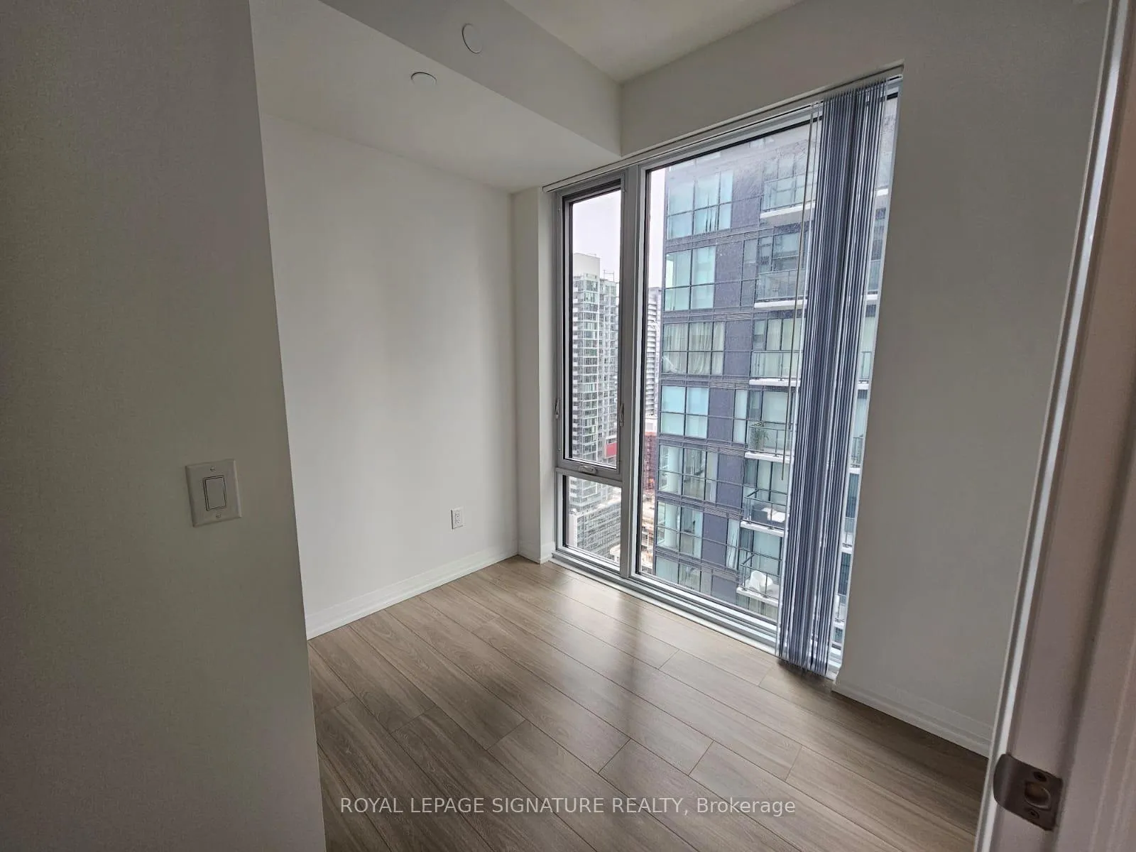 Photo 6 of Unit 3003, 8 Widmer Street, Toronto, Waterfront Communities — HOMEH