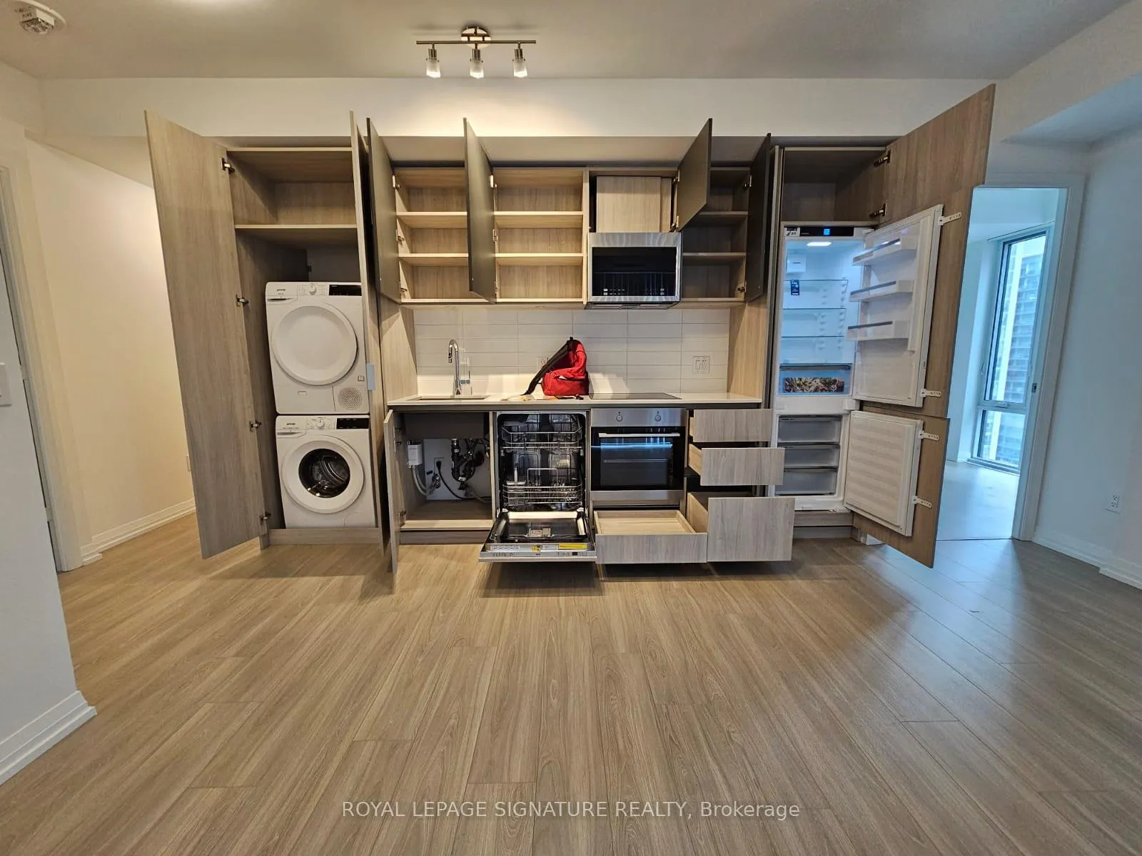 Photo 8 of Unit 3003, 8 Widmer Street, Toronto, Waterfront Communities — HOMEH