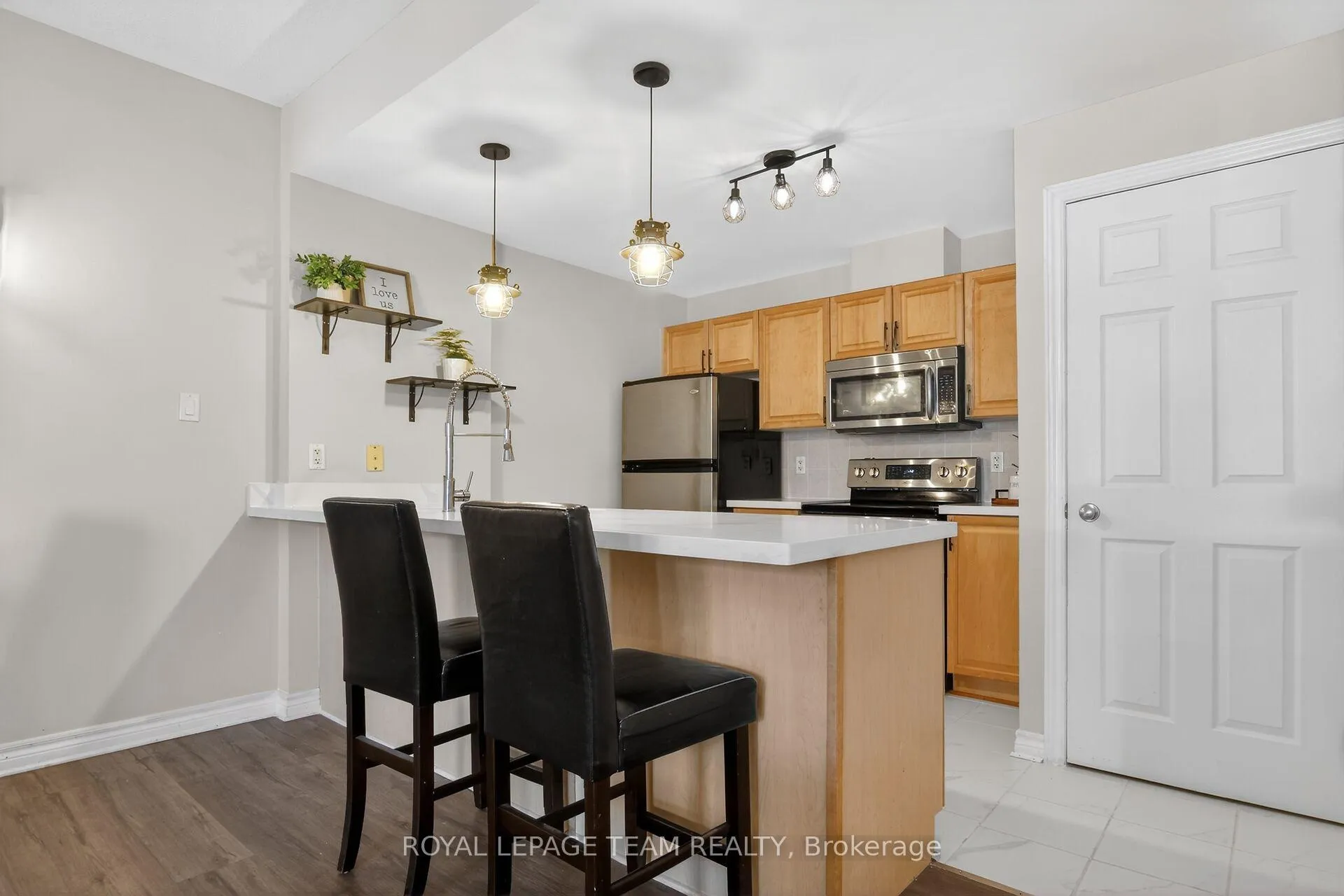 Photo 6 of Unit 12, 165 Crestway Drive, Ottawa, Barrhaven East — HOMEH