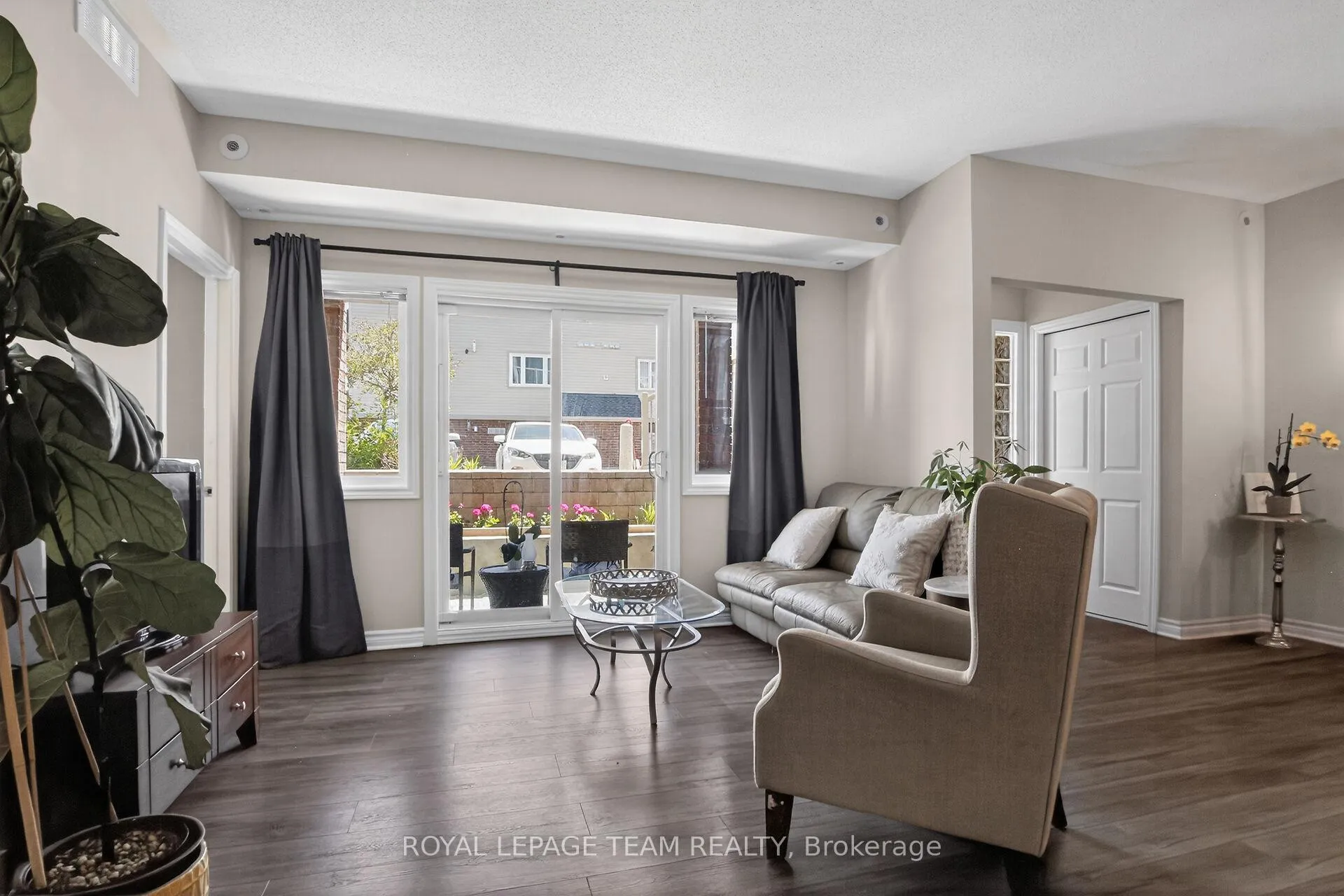 Photo 15 of Unit 12, 165 Crestway Drive, Ottawa, Barrhaven East — HOMEH