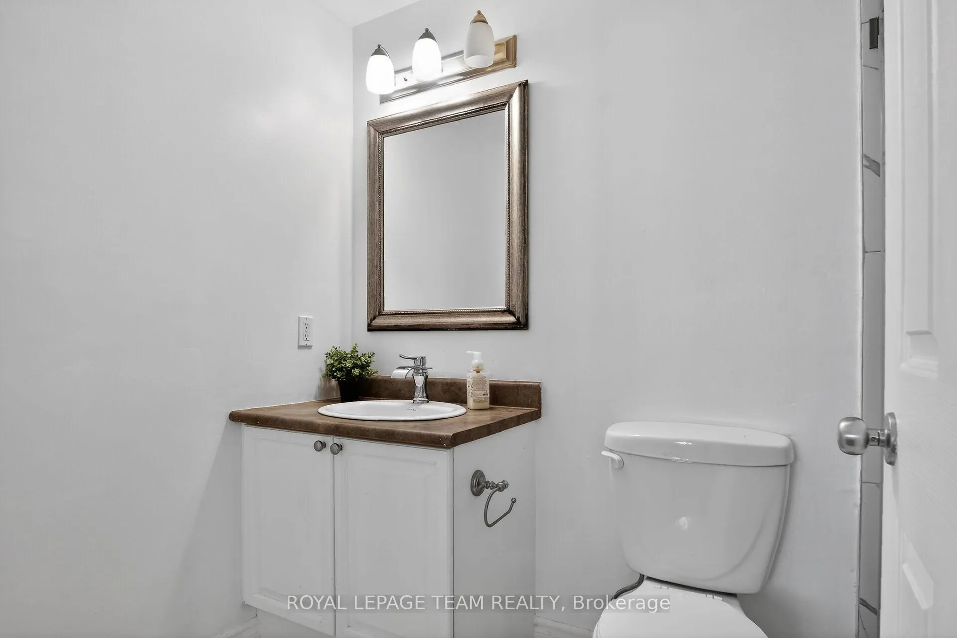 Photo 21 of Unit 12, 165 Crestway Drive, Ottawa, Barrhaven East — HOMEH