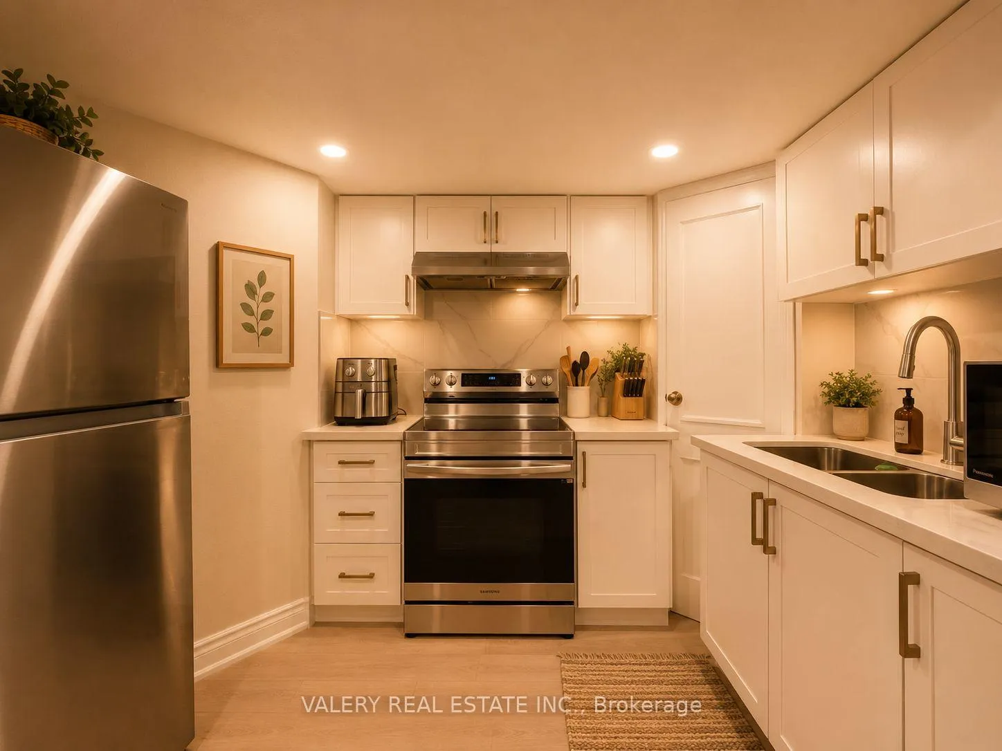 Photo 4 of Unit Lower, 7 Auckland dr, Whitby, Rural Whitby — HOMEH