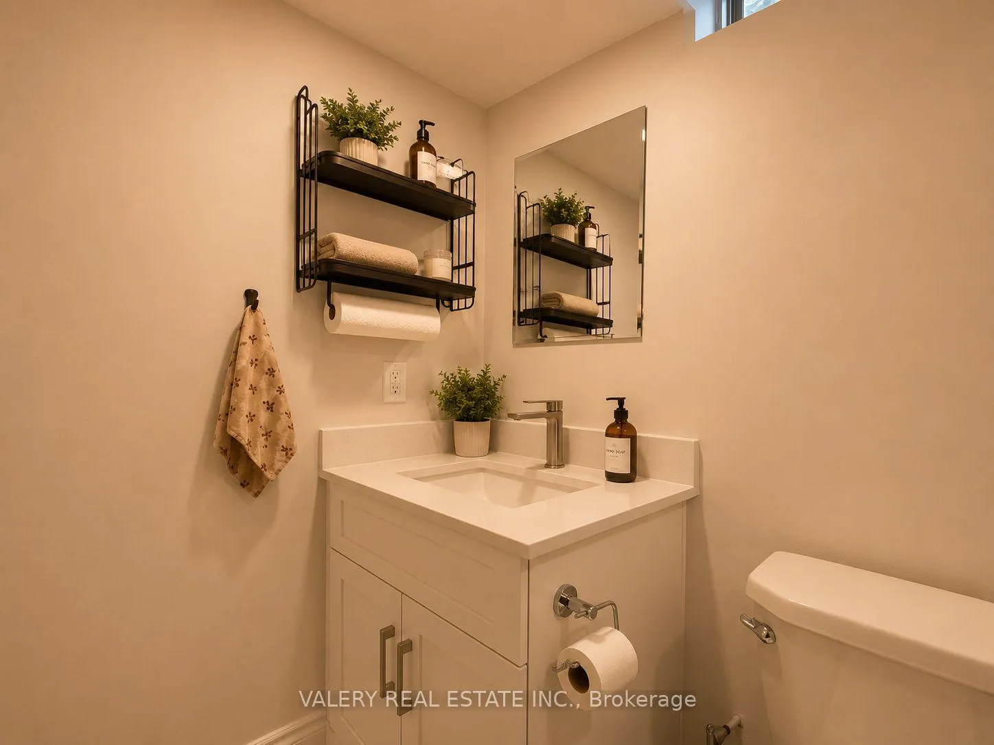 Photo 6 of Unit Lower, 7 Auckland dr, Whitby, Rural Whitby — HOMEH