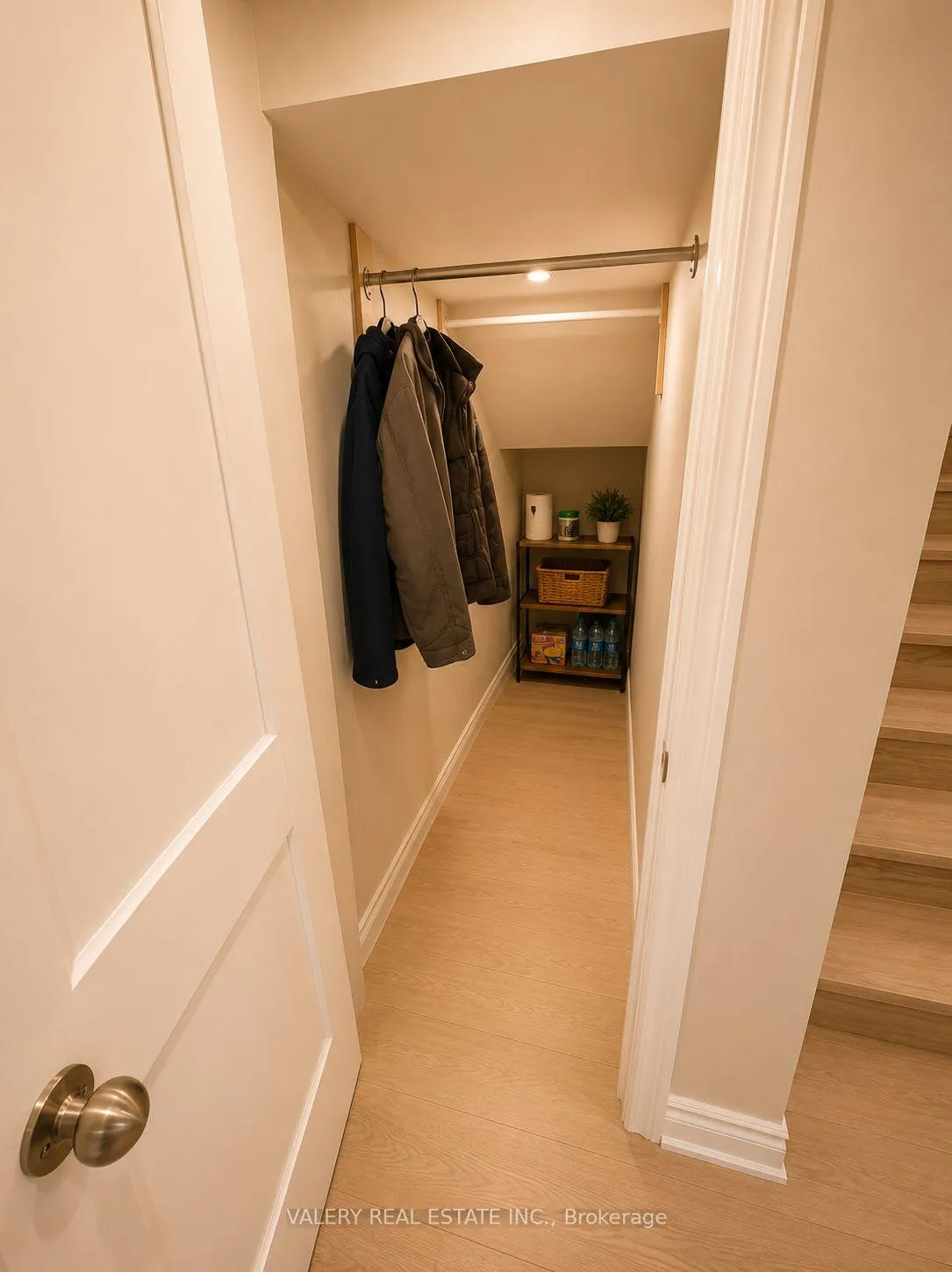 Photo 10 of Unit Lower, 7 Auckland dr, Whitby, Rural Whitby — HOMEH