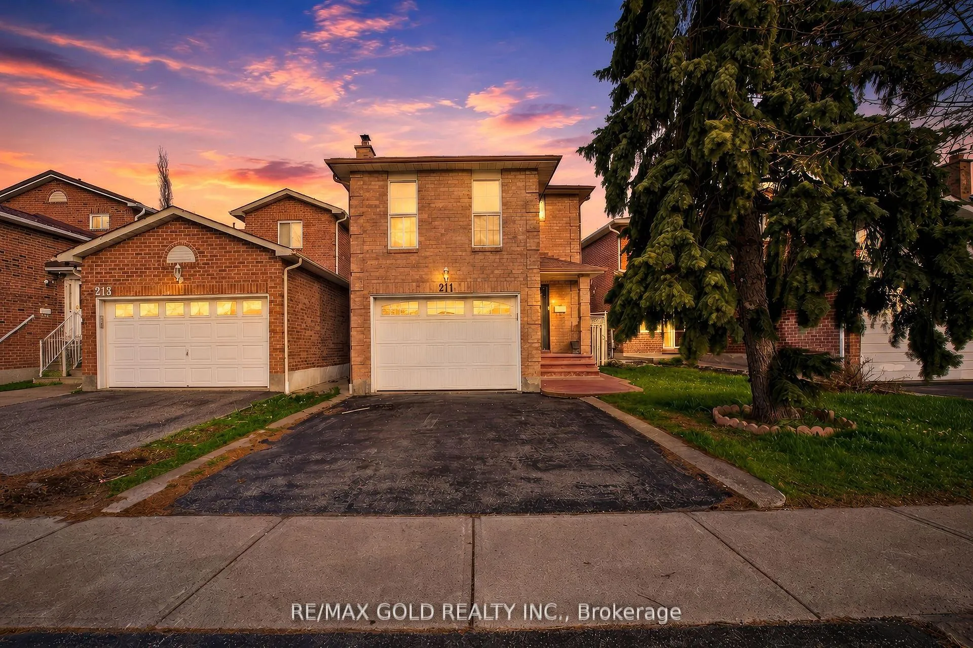 Photo 1 of 211 Wexford Road, Brampton, Heart Lake West — HOMEH