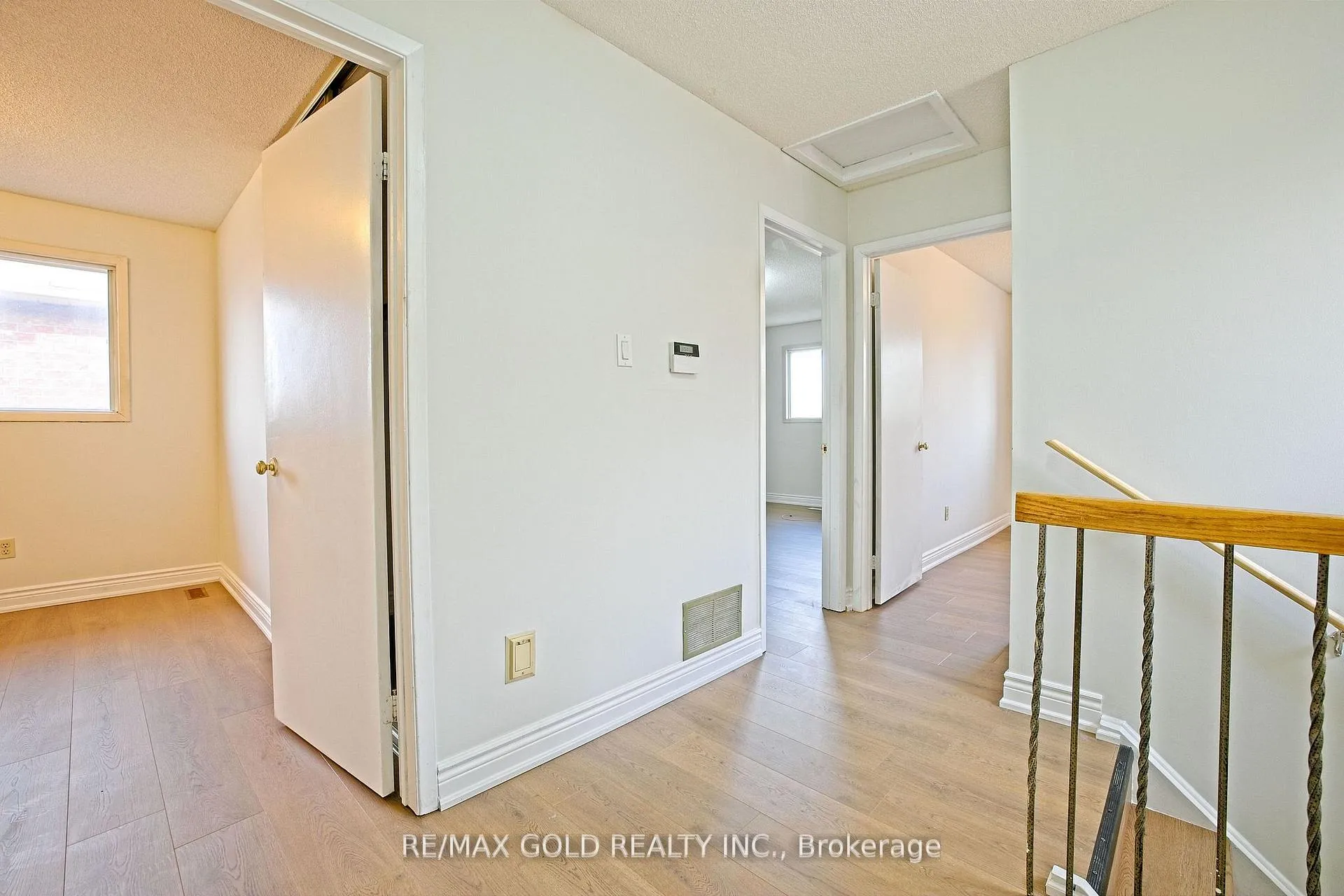 Photo 16 of 211 Wexford Road, Brampton, Heart Lake West — HOMEH