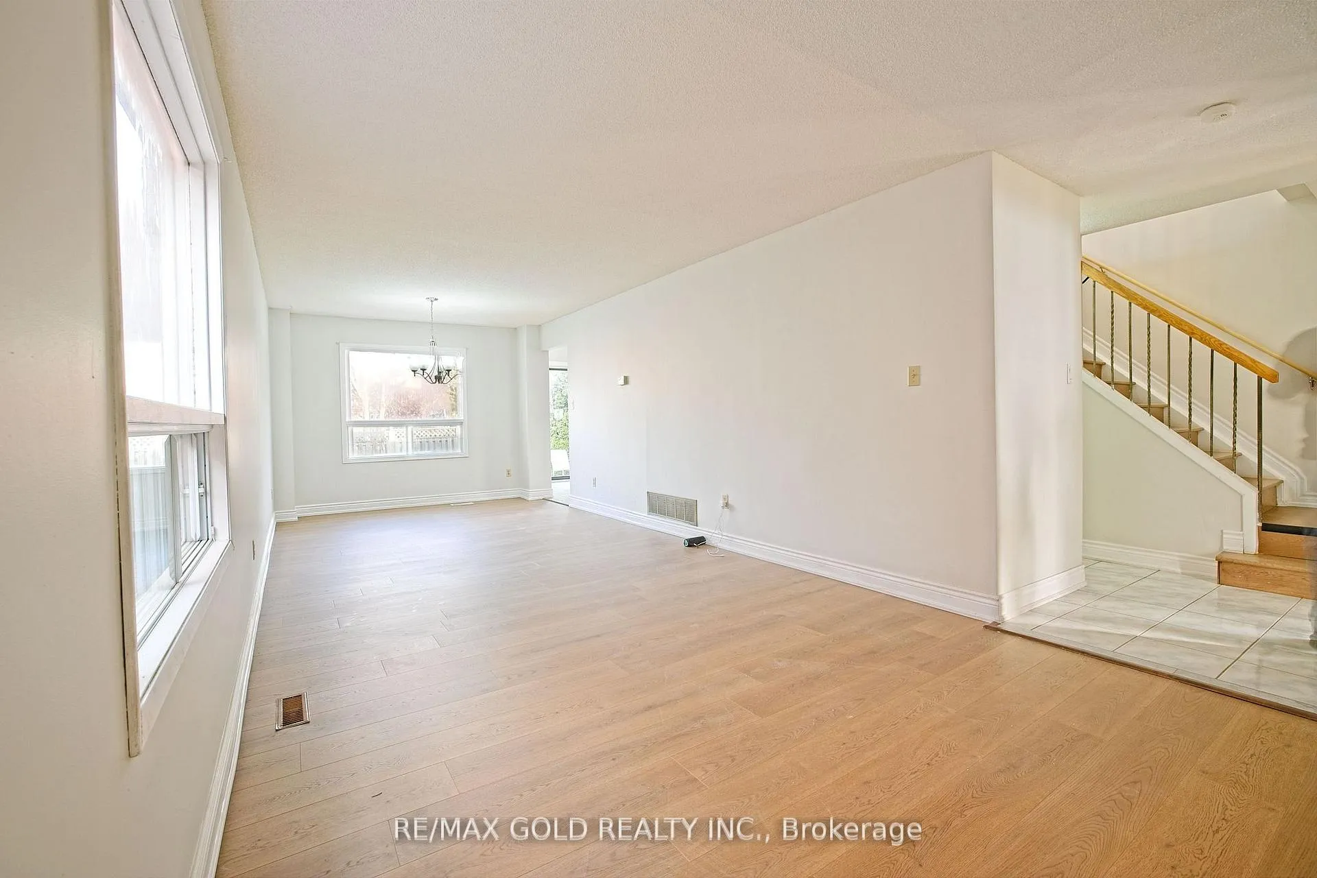 Photo 21 of 211 Wexford Road, Brampton, Heart Lake West — HOMEH