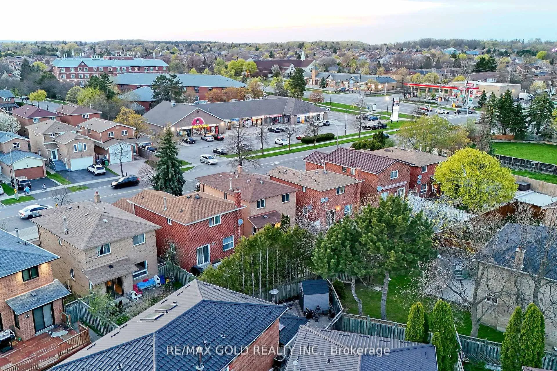 Photo 28 of 211 Wexford Road, Brampton, Heart Lake West — HOMEH