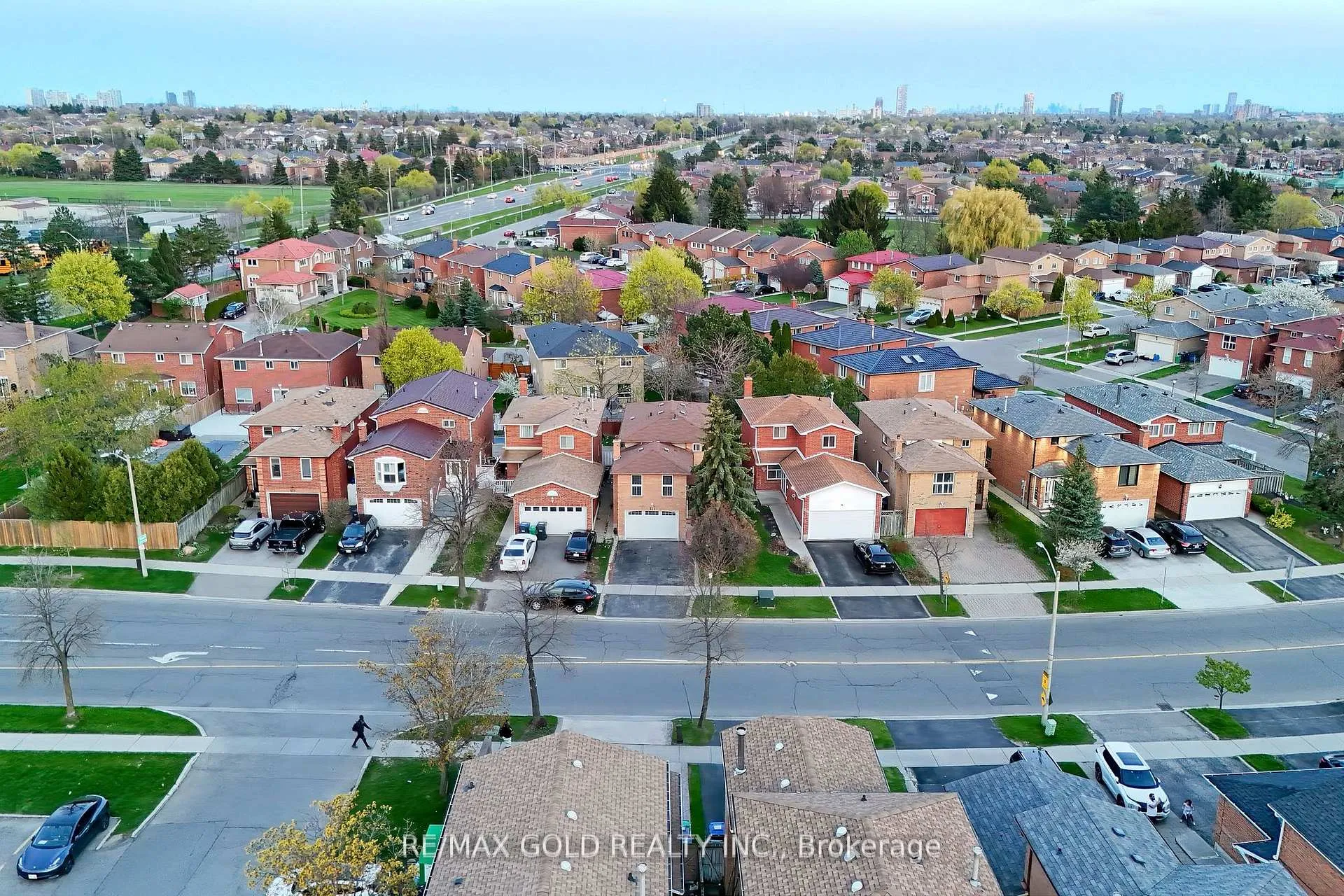 Photo 29 of 211 Wexford Road, Brampton, Heart Lake West — HOMEH