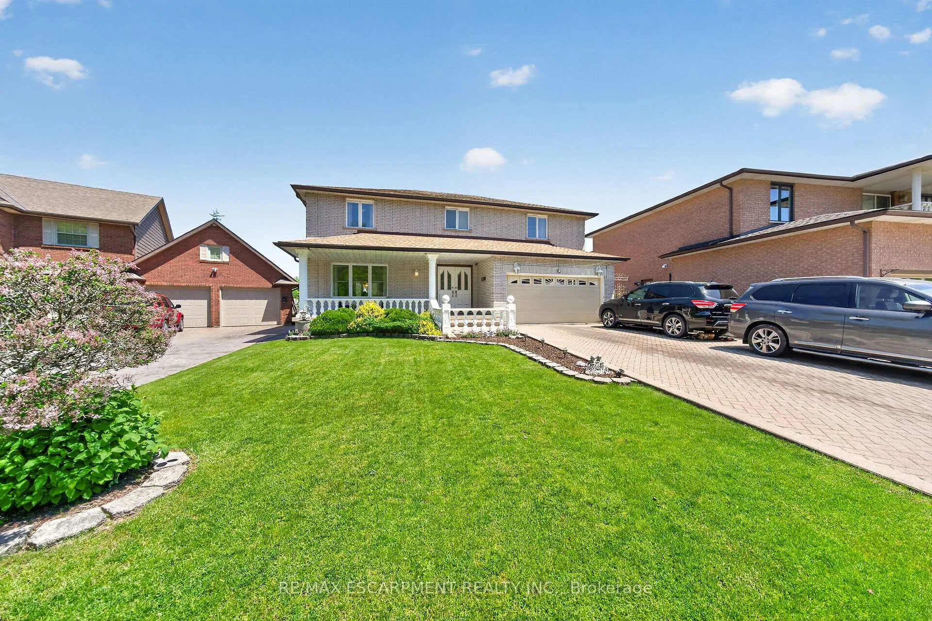 Photo 1 of 10 Skye Court, Hamilton, Stoney Creek — HOMEH