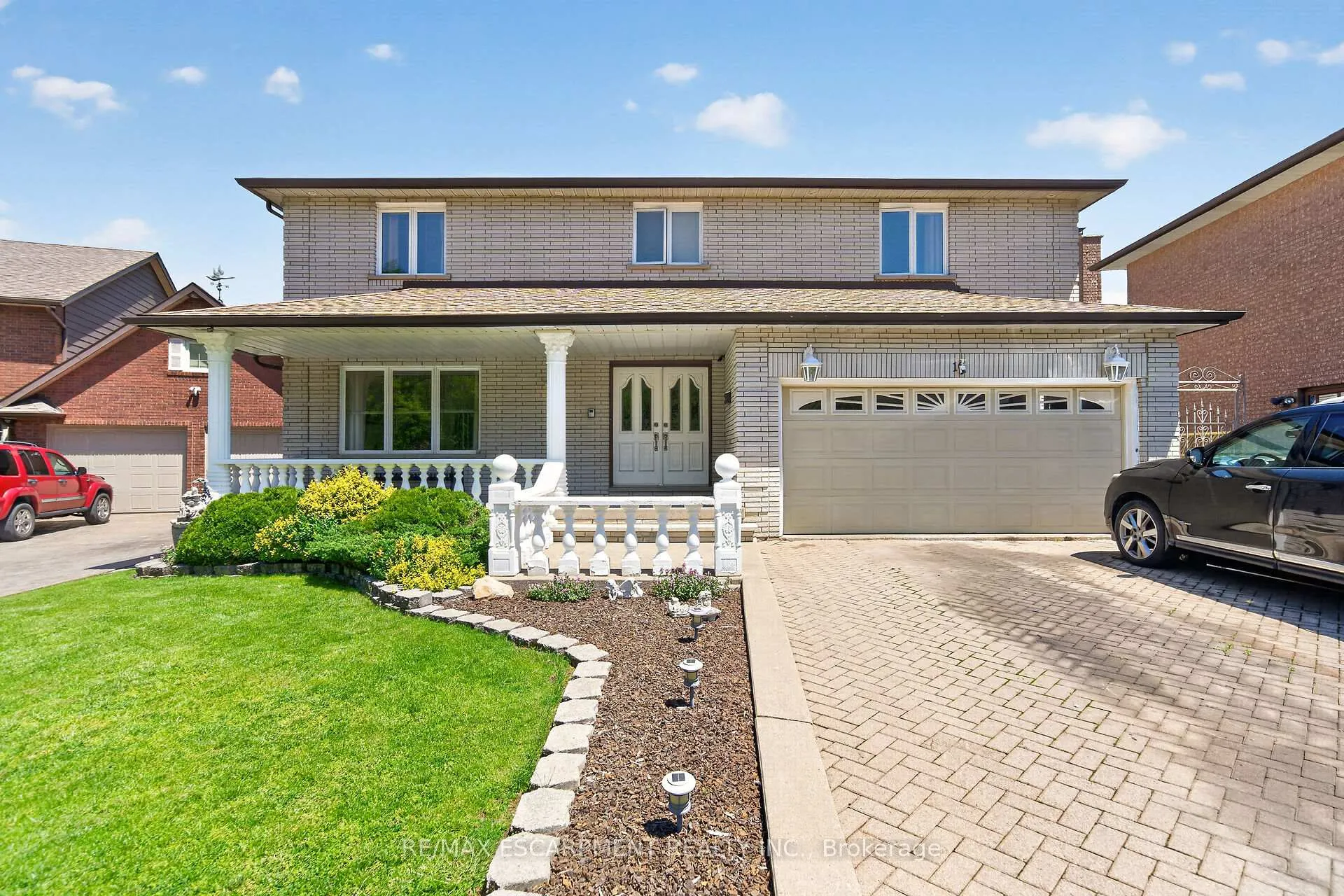 Photo 2 of 10 Skye Court, Hamilton, Stoney Creek — HOMEH