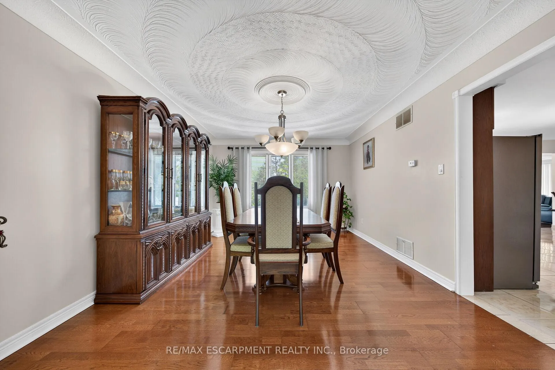 Photo 8 of 10 Skye Court, Hamilton, Stoney Creek — HOMEH