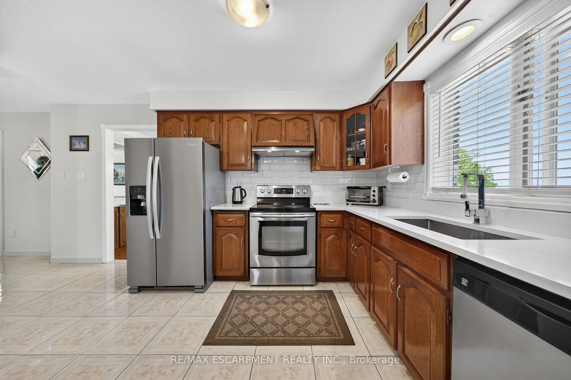 Photo 12 of 10 Skye Court, Hamilton, Stoney Creek — HOMEH