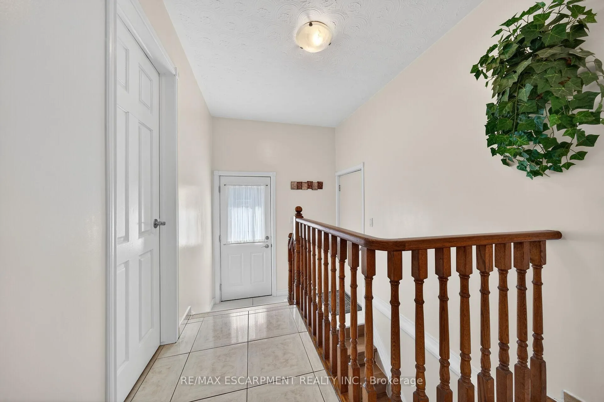 Photo 16 of 10 Skye Court, Hamilton, Stoney Creek — HOMEH