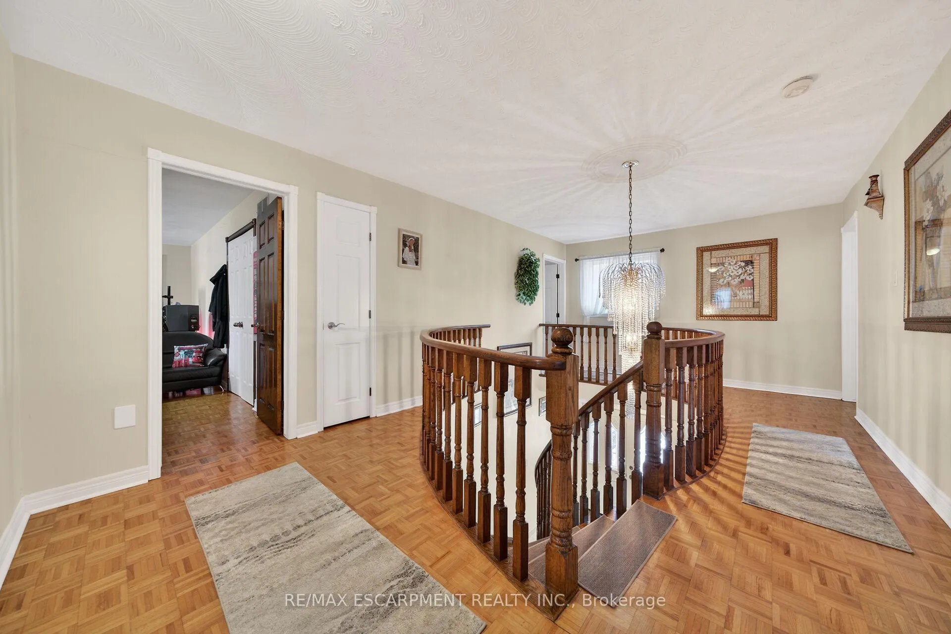 Photo 23 of 10 Skye Court, Hamilton, Stoney Creek — HOMEH