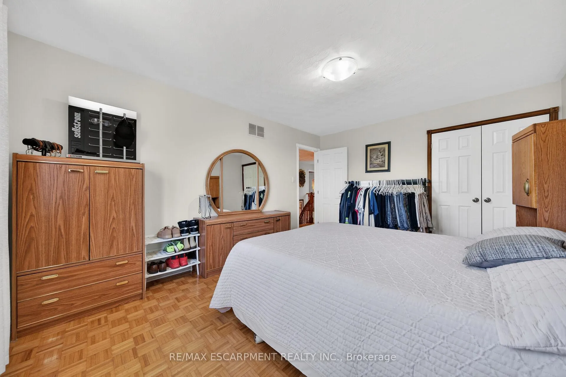 Photo 27 of 10 Skye Court, Hamilton, Stoney Creek — HOMEH