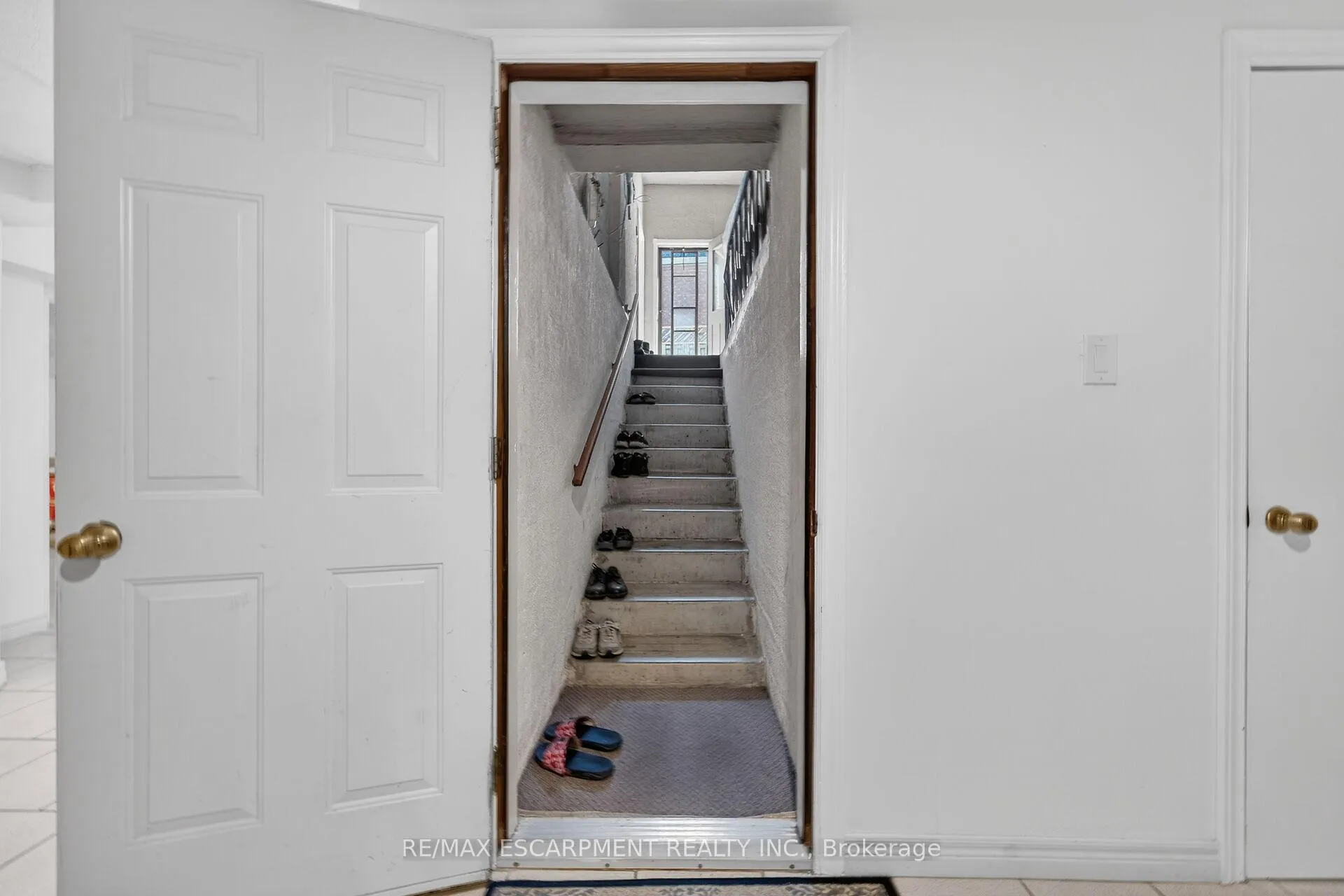 Photo 39 of 10 Skye Court, Hamilton, Stoney Creek — HOMEH