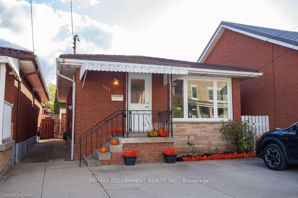 Photo 2 of 313 Barton Street W, Hamilton, Strathcona — HOMEH