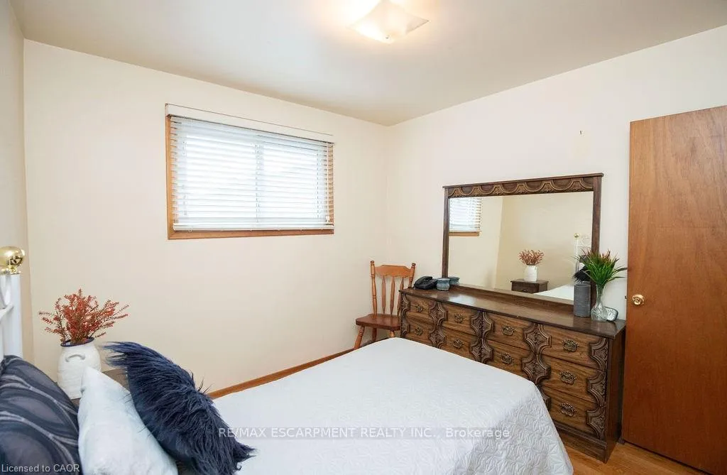 Photo 13 of 313 Barton Street W, Hamilton, Strathcona — HOMEH