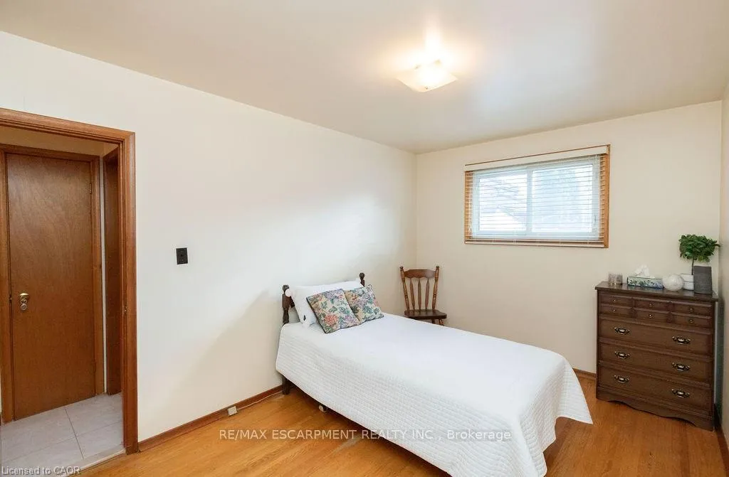 Photo 15 of 313 Barton Street W, Hamilton, Strathcona — HOMEH