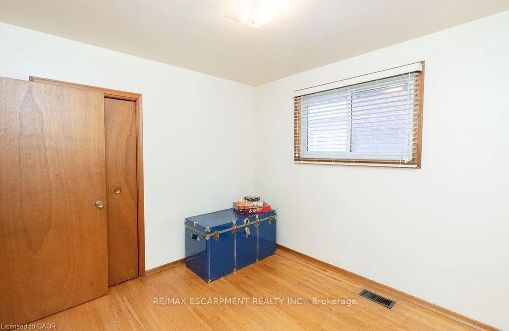 Photo 16 of 313 Barton Street W, Hamilton, Strathcona — HOMEH