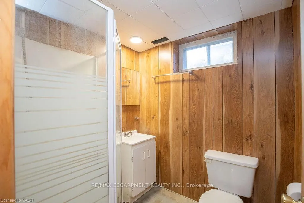 Photo 20 of 313 Barton Street W, Hamilton, Strathcona — HOMEH