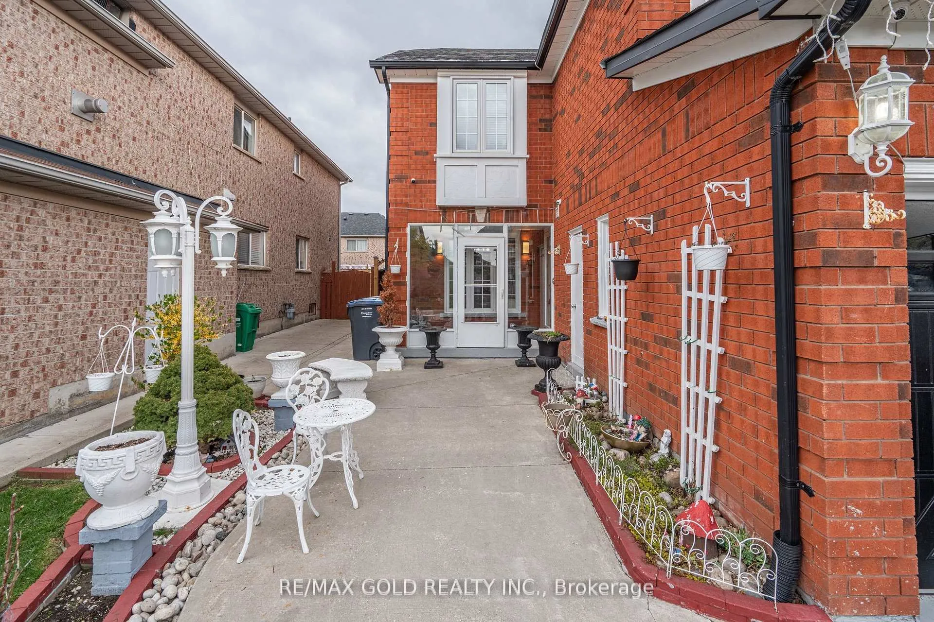Photo 3 of 172 Desert Sand Drive, Brampton, Sandringham-Wellington — HOMEH
