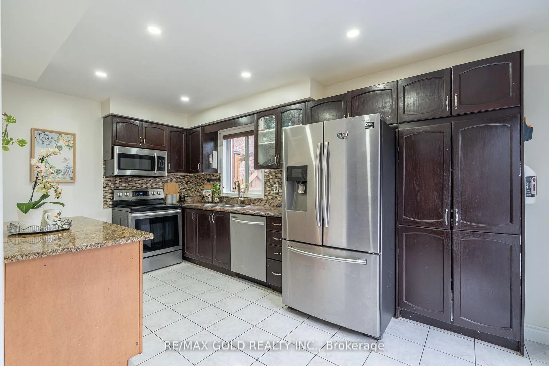 Photo 18 of 172 Desert Sand Drive, Brampton, Sandringham-Wellington — HOMEH